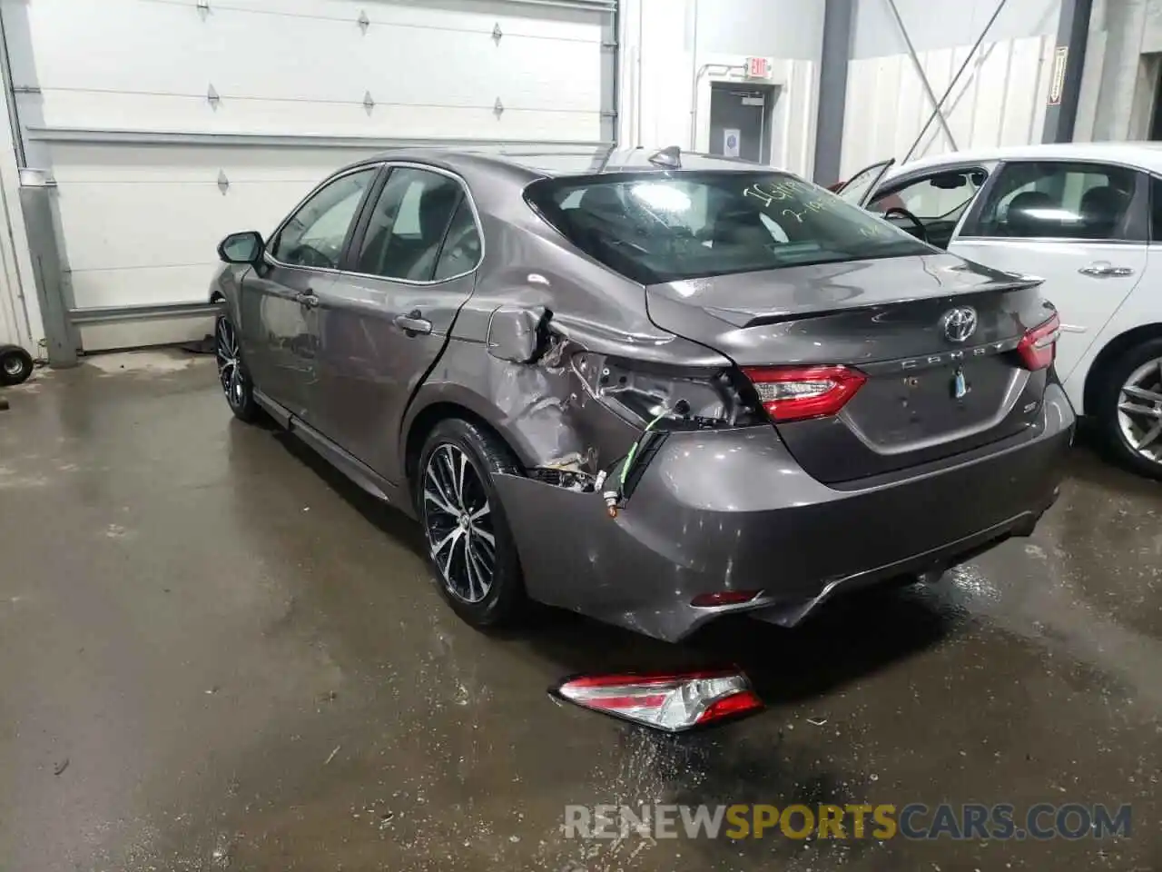 3 Photograph of a damaged car 4T1B11HK5KU248771 TOYOTA CAMRY 2019