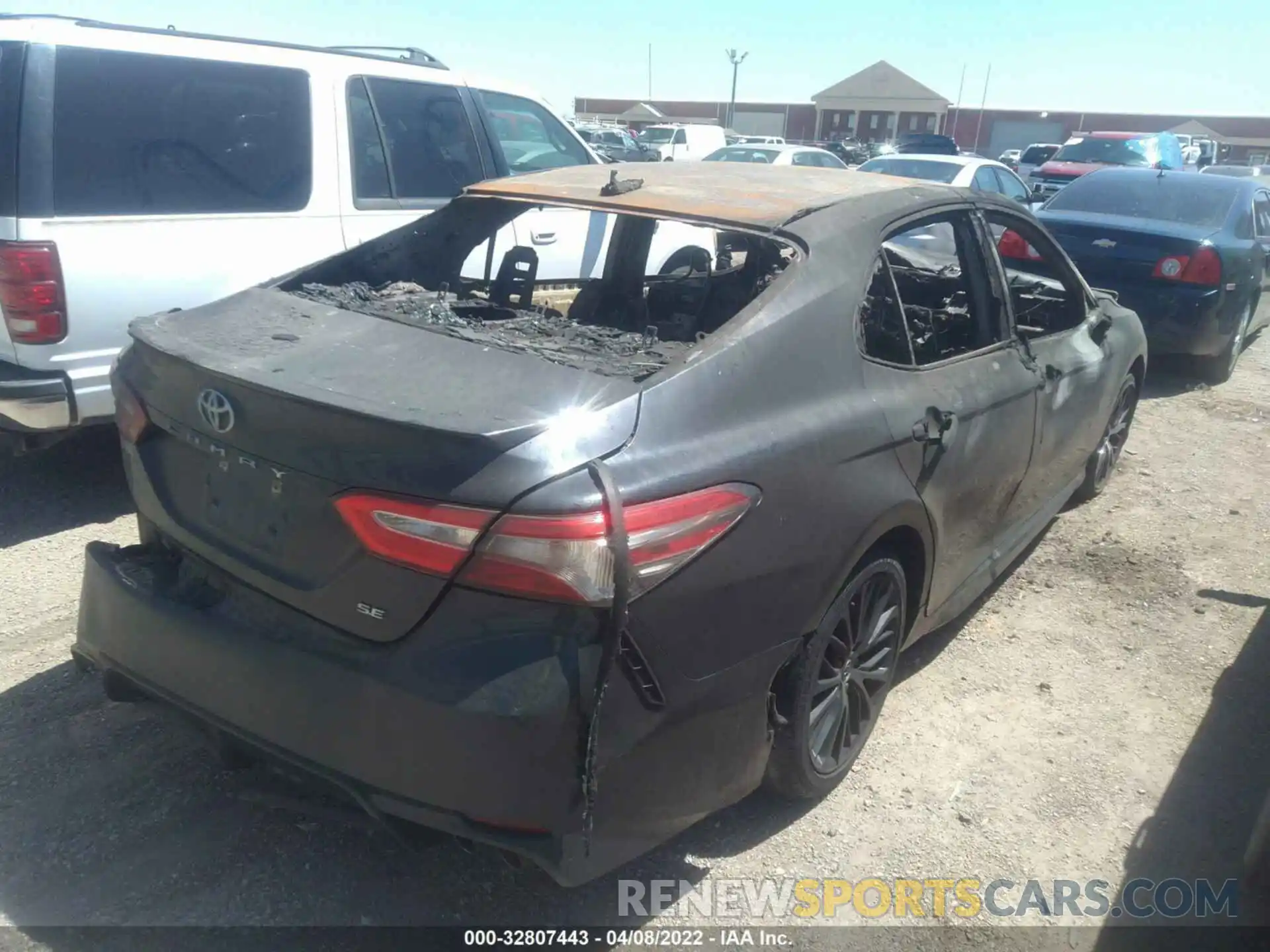 4 Photograph of a damaged car 4T1B11HK5KU249886 TOYOTA CAMRY 2019