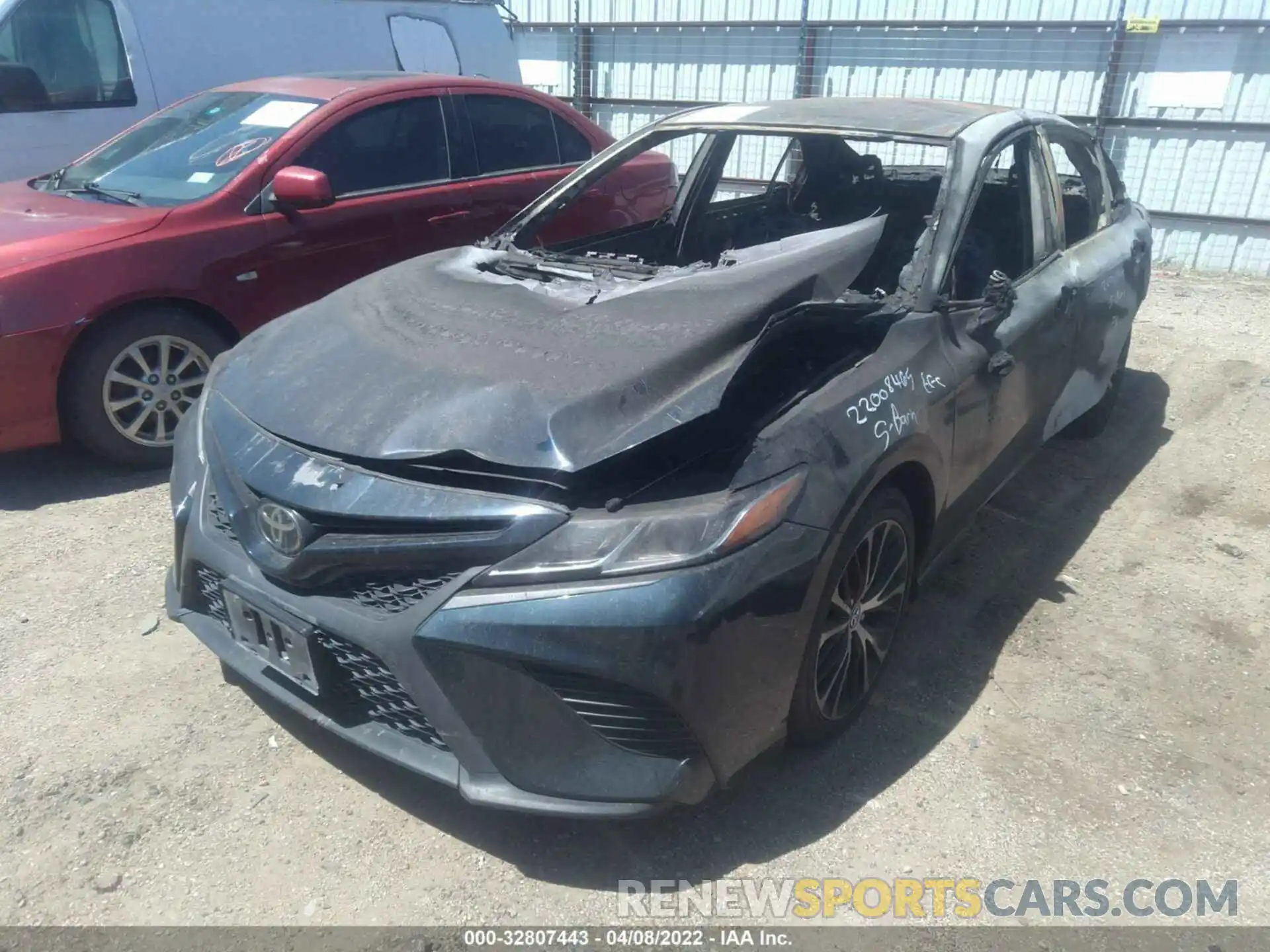 6 Photograph of a damaged car 4T1B11HK5KU249886 TOYOTA CAMRY 2019