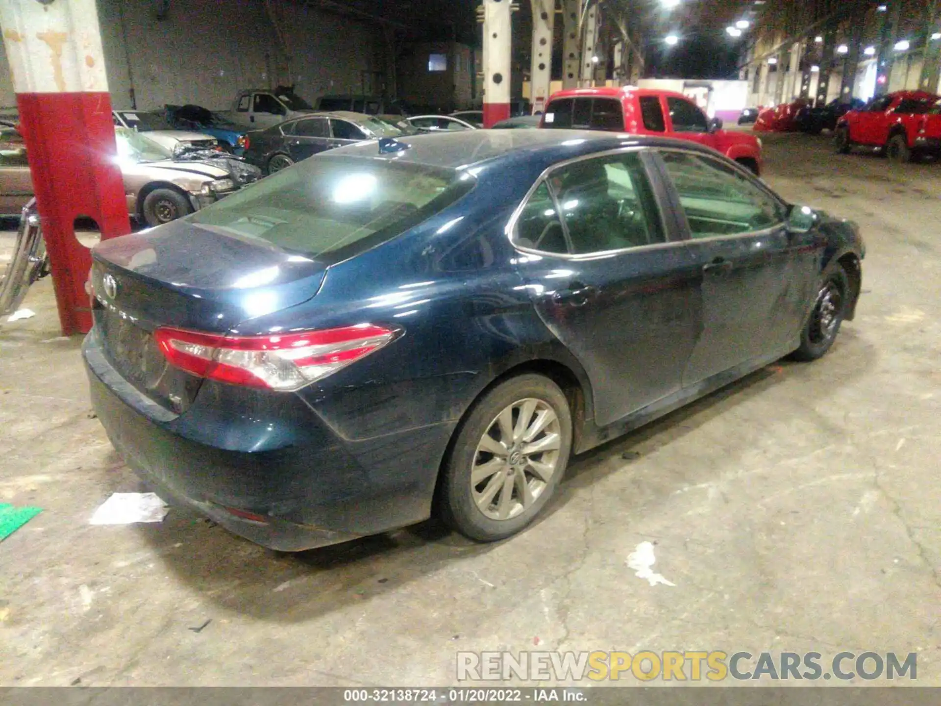 4 Фотография поврежденного автомобиля 4T1B11HK5KU250083 TOYOTA CAMRY 2019