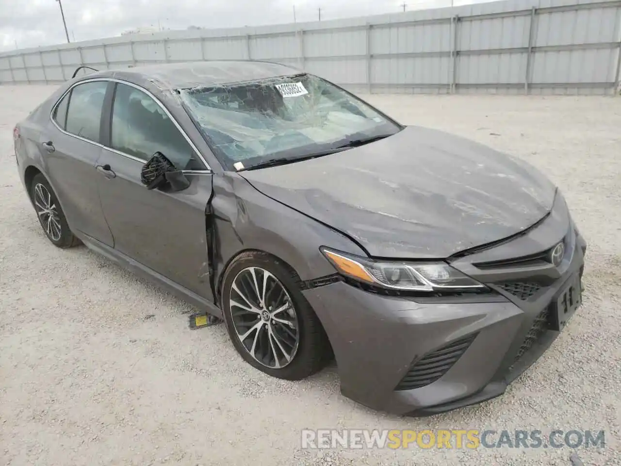 1 Photograph of a damaged car 4T1B11HK5KU252562 TOYOTA CAMRY 2019