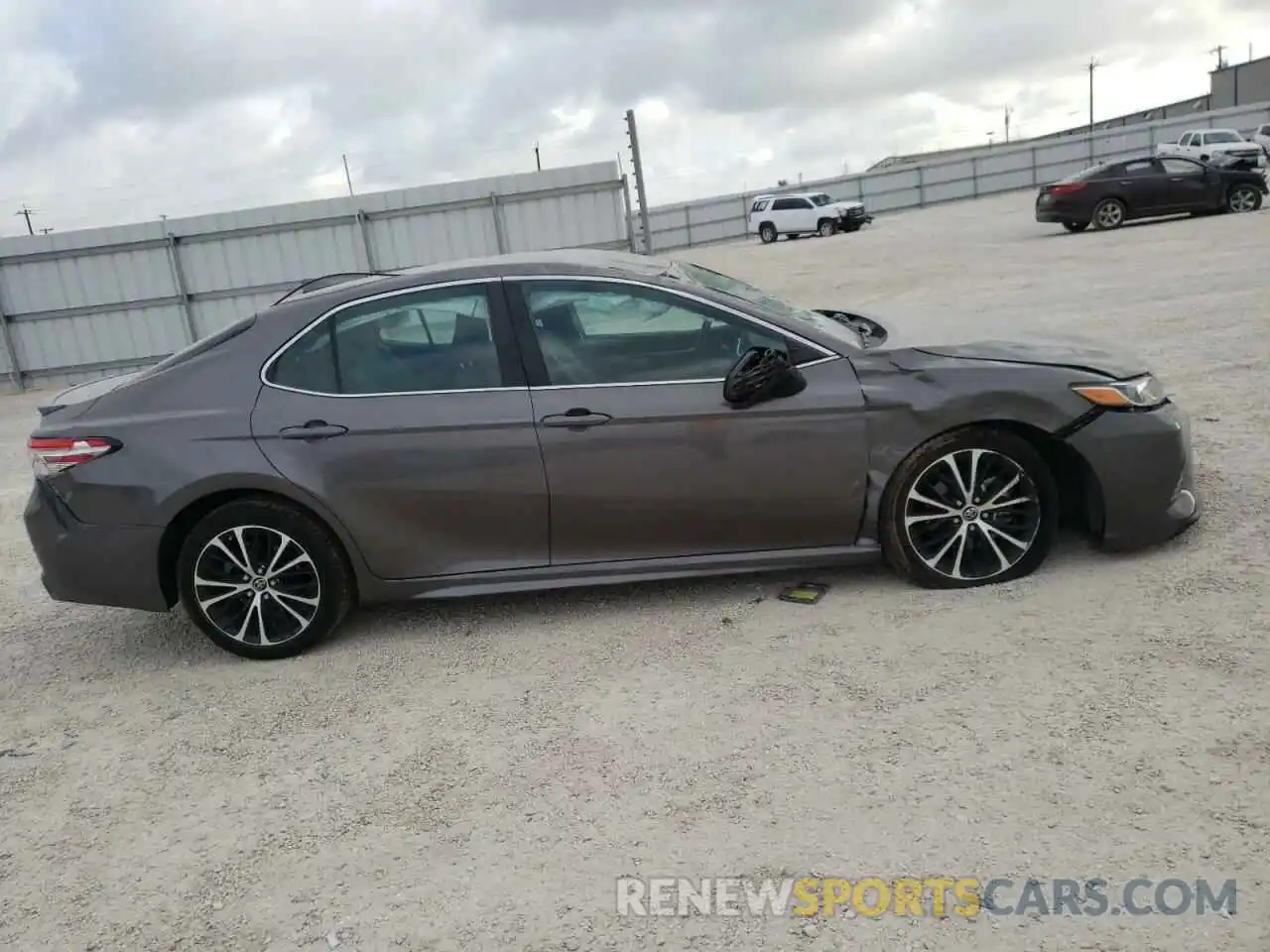 9 Photograph of a damaged car 4T1B11HK5KU252562 TOYOTA CAMRY 2019