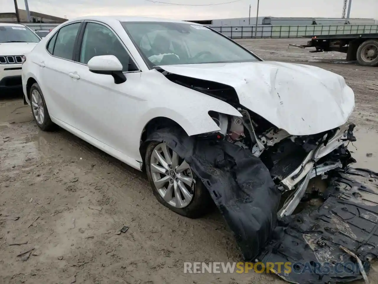 1 Photograph of a damaged car 4T1B11HK5KU253498 TOYOTA CAMRY 2019