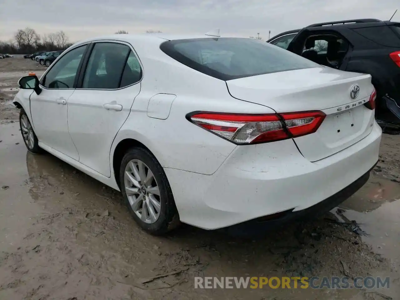 3 Photograph of a damaged car 4T1B11HK5KU253498 TOYOTA CAMRY 2019