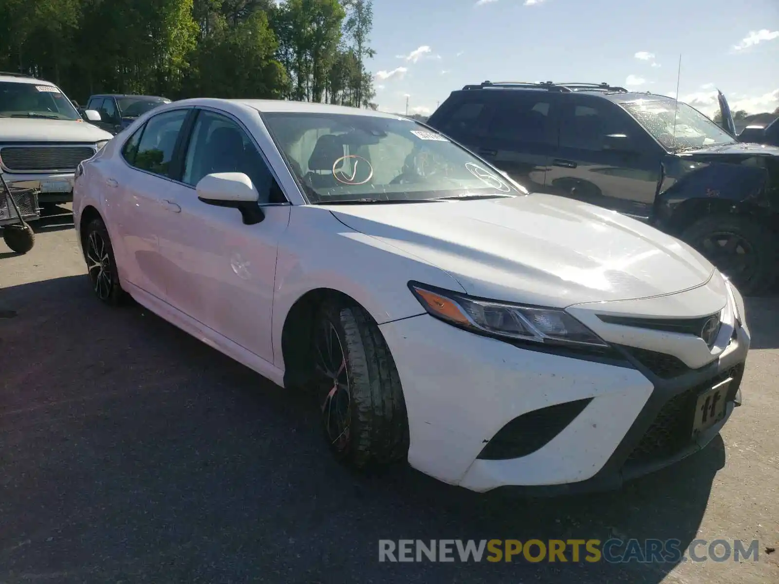 1 Photograph of a damaged car 4T1B11HK5KU254506 TOYOTA CAMRY 2019