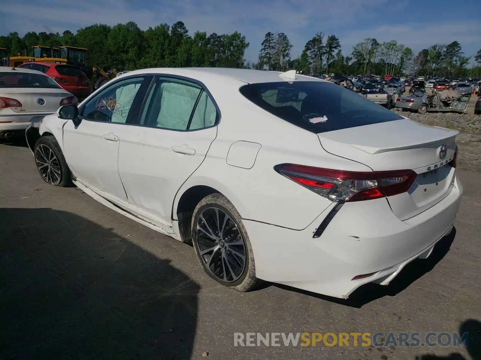 3 Photograph of a damaged car 4T1B11HK5KU254506 TOYOTA CAMRY 2019