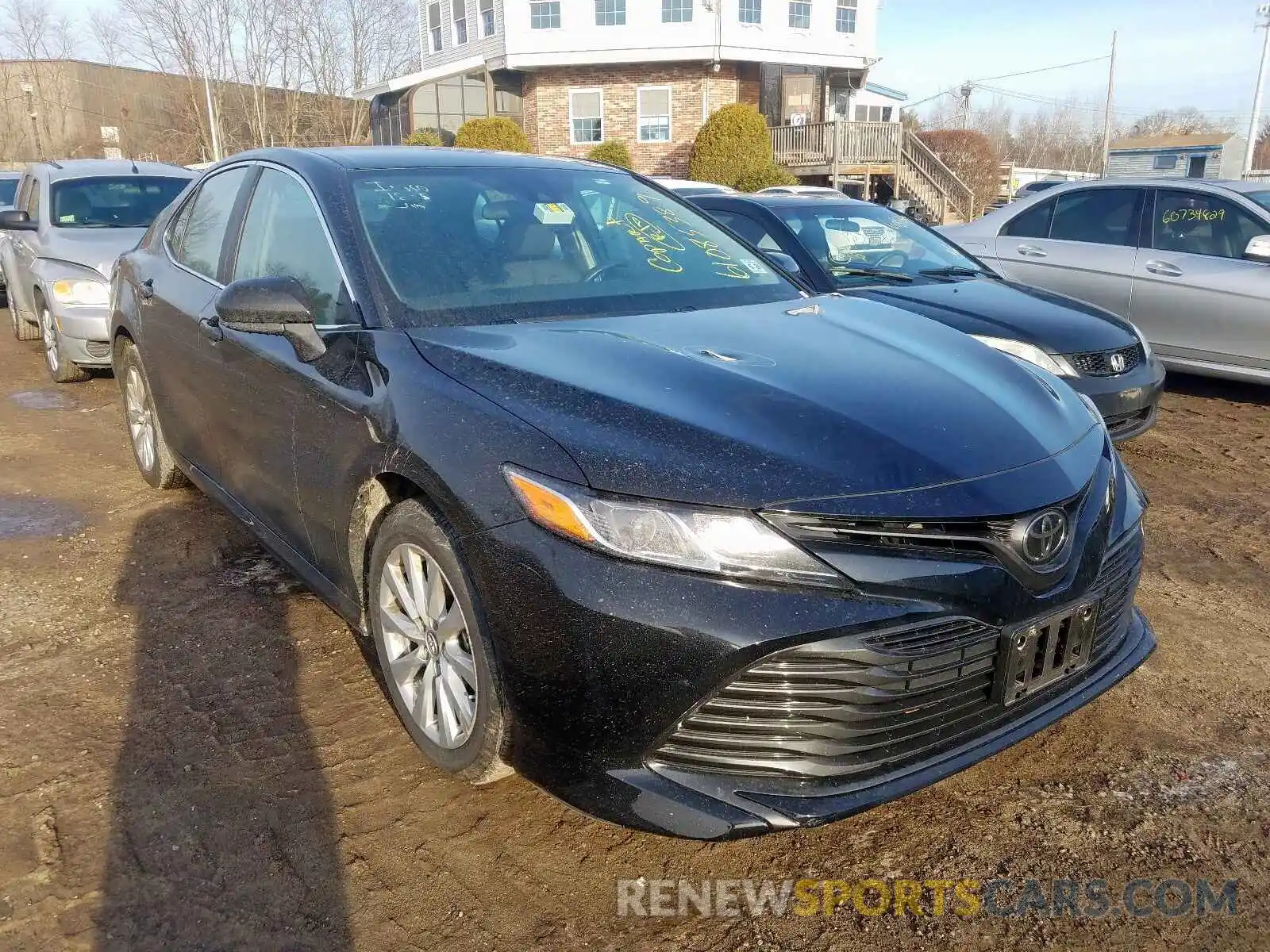 1 Photograph of a damaged car 4T1B11HK5KU254957 TOYOTA CAMRY 2019