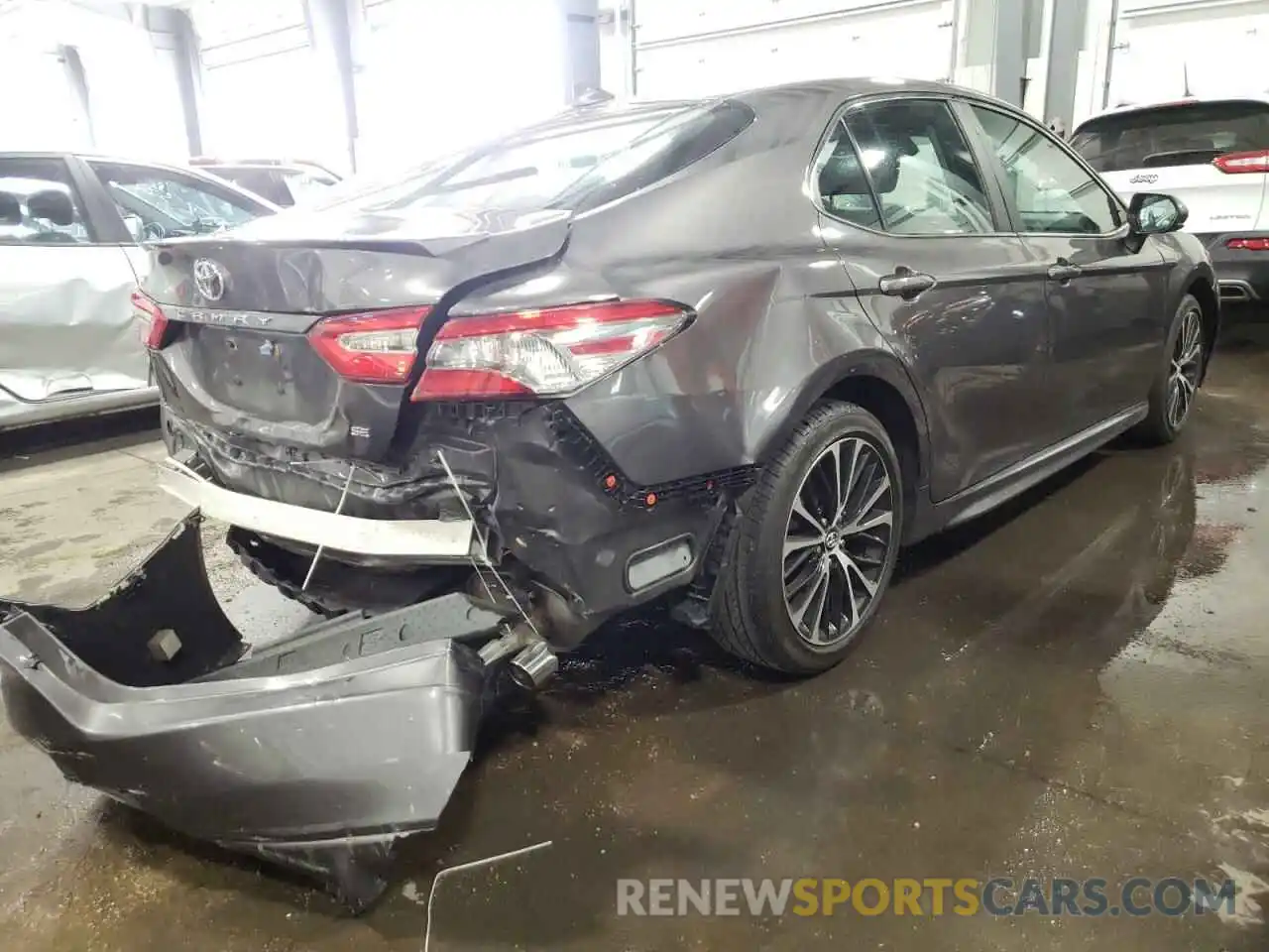 4 Photograph of a damaged car 4T1B11HK5KU255011 TOYOTA CAMRY 2019