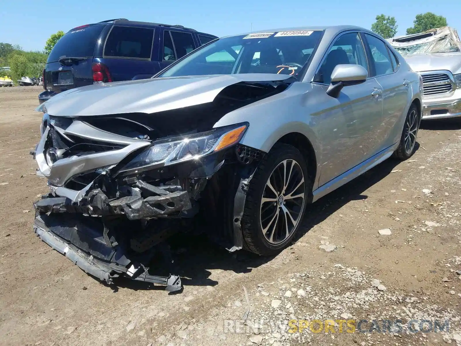 2 Photograph of a damaged car 4T1B11HK5KU255073 TOYOTA CAMRY 2019