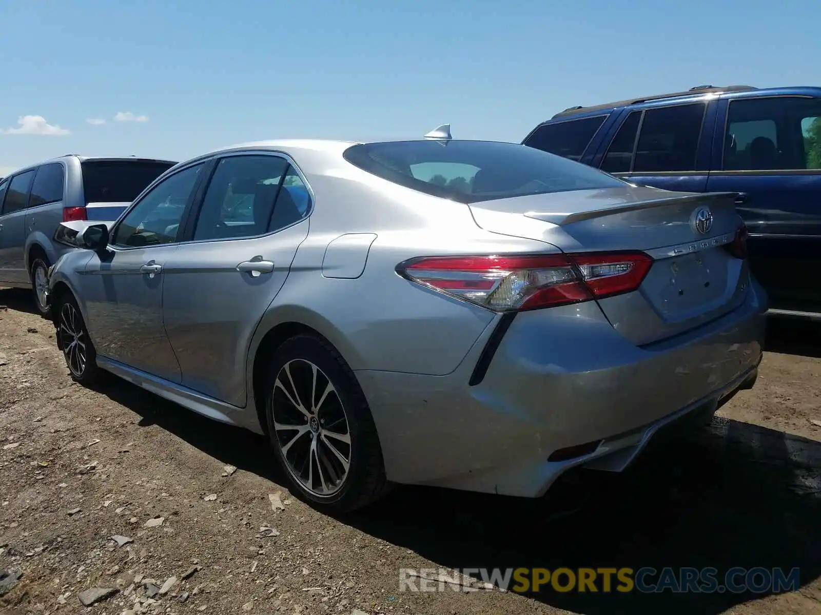 3 Photograph of a damaged car 4T1B11HK5KU255073 TOYOTA CAMRY 2019