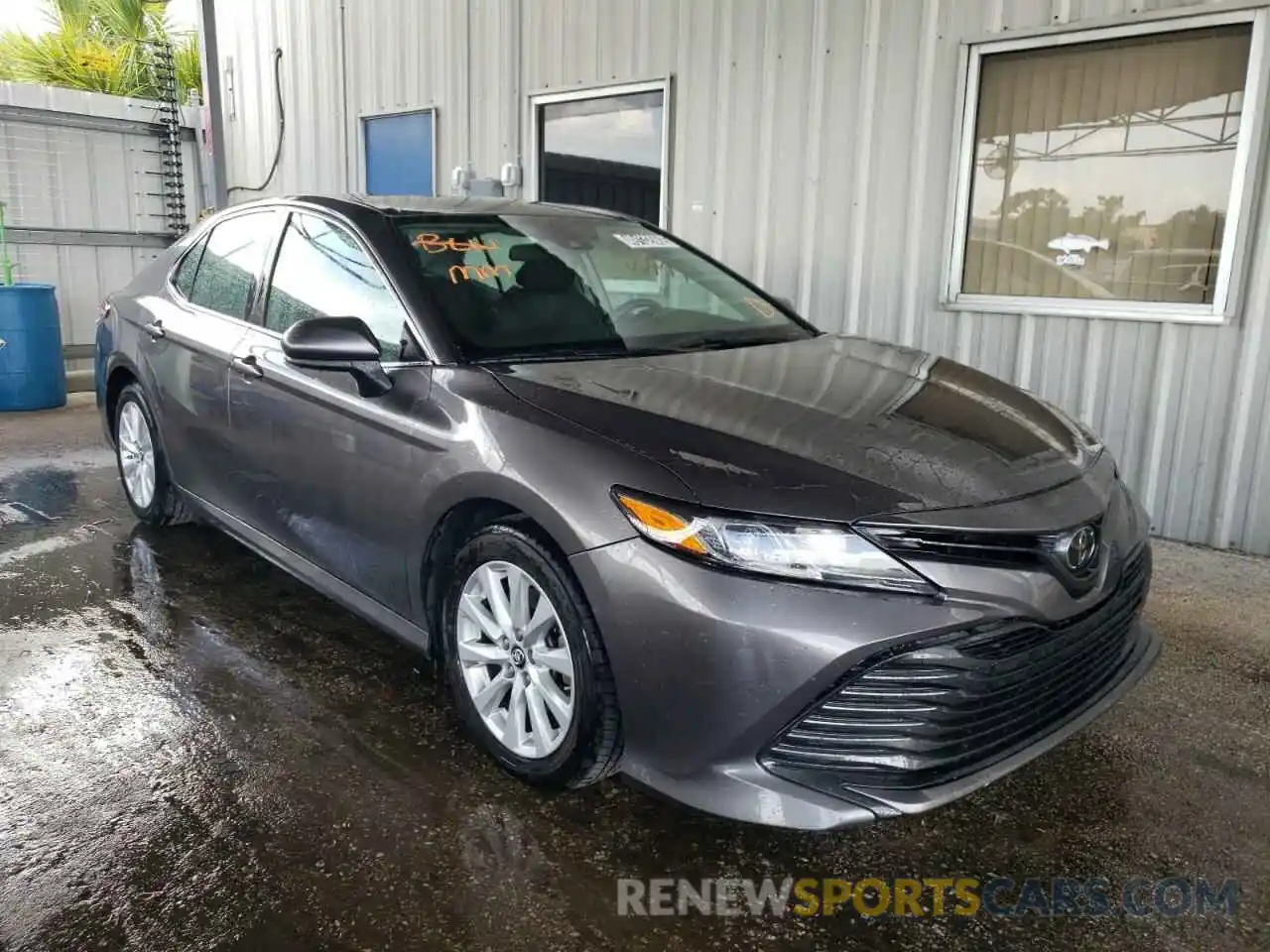 1 Photograph of a damaged car 4T1B11HK5KU255297 TOYOTA CAMRY 2019