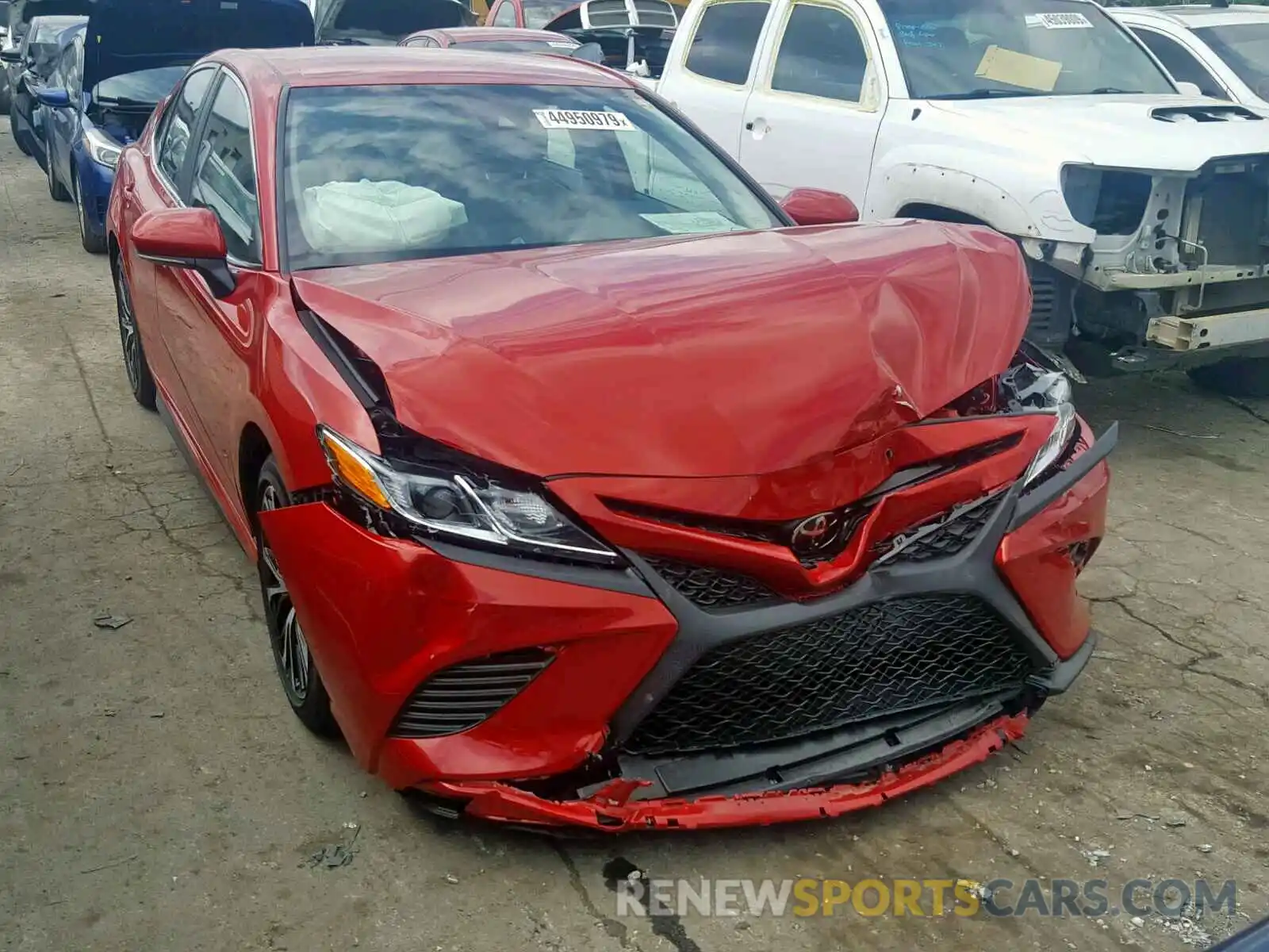 1 Photograph of a damaged car 4T1B11HK5KU256143 TOYOTA CAMRY 2019