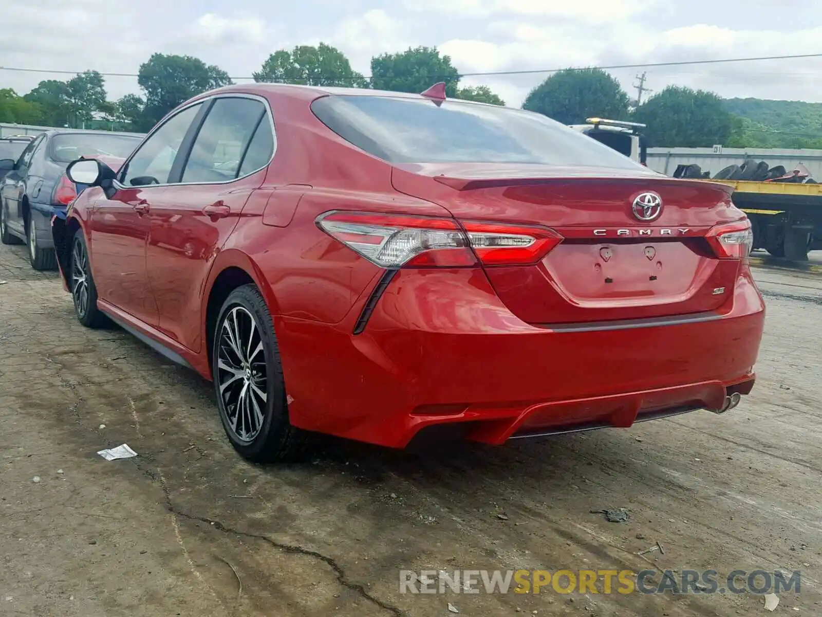 3 Photograph of a damaged car 4T1B11HK5KU256143 TOYOTA CAMRY 2019