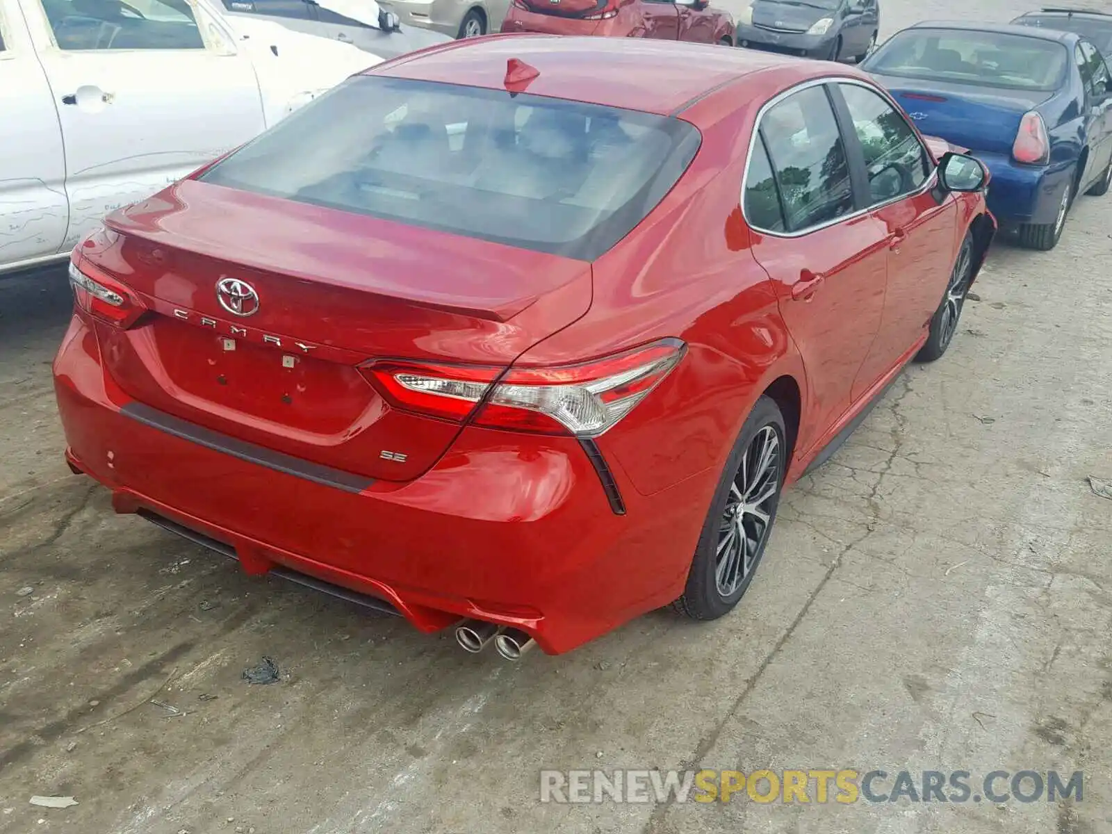 4 Photograph of a damaged car 4T1B11HK5KU256143 TOYOTA CAMRY 2019