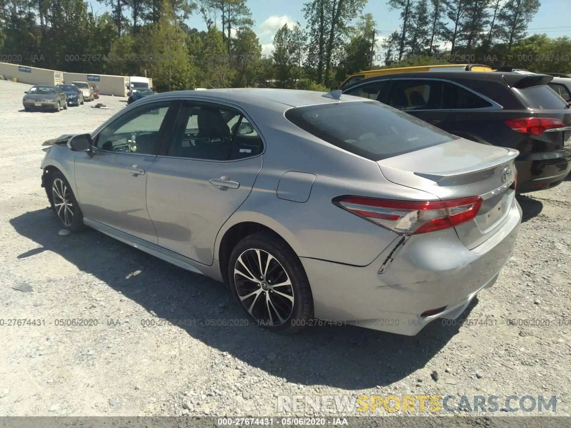 3 Photograph of a damaged car 4T1B11HK5KU256658 TOYOTA CAMRY 2019