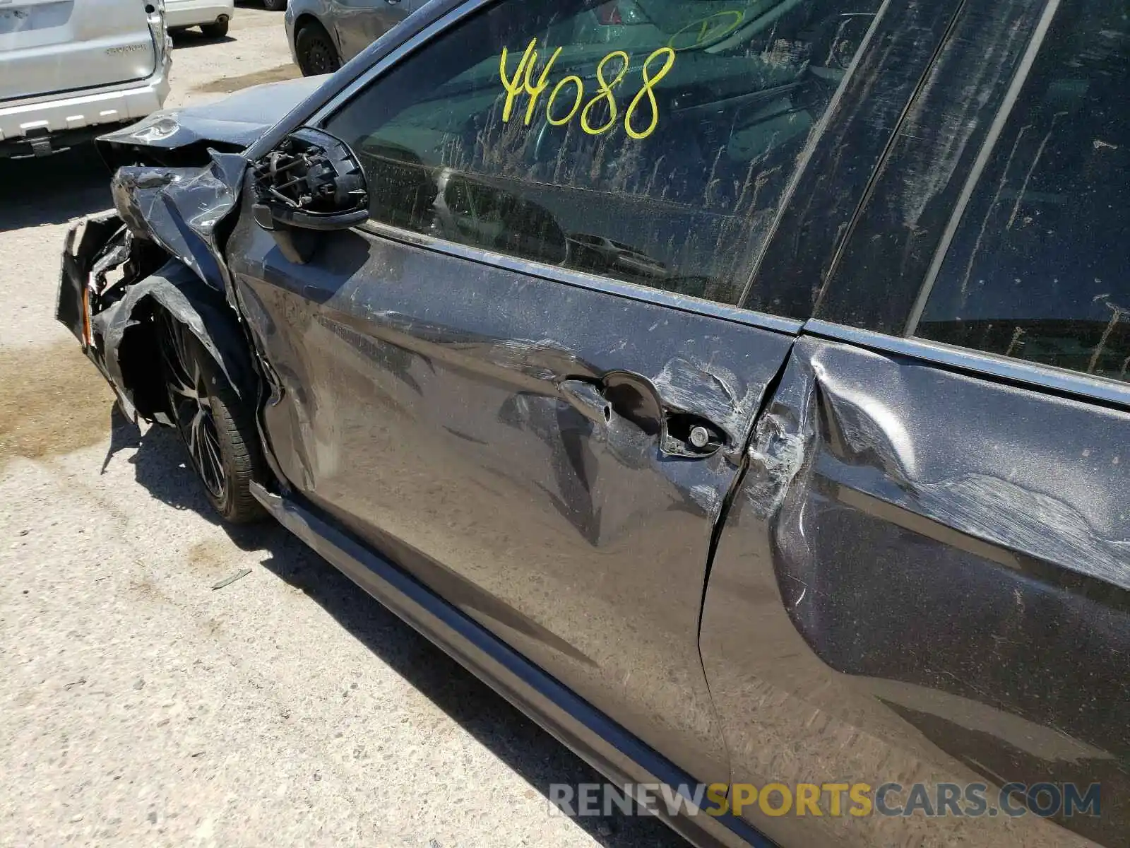 10 Photograph of a damaged car 4T1B11HK5KU257177 TOYOTA CAMRY 2019