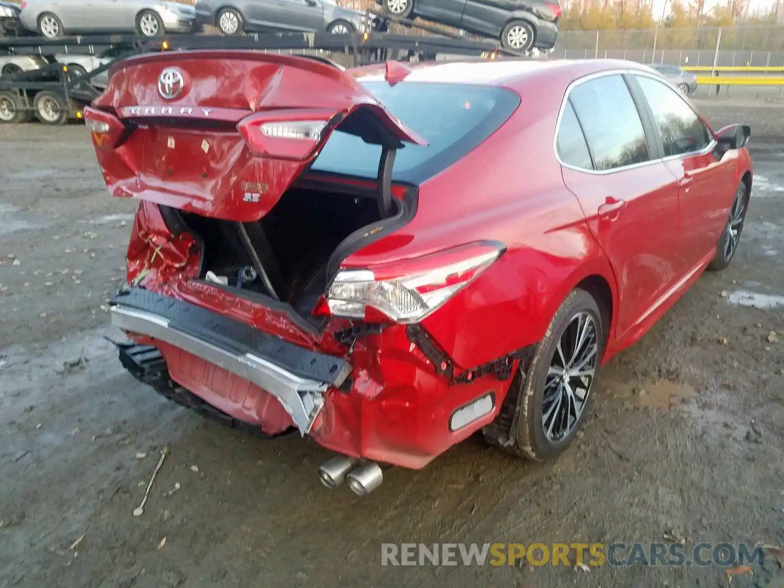 4 Photograph of a damaged car 4T1B11HK5KU257583 TOYOTA CAMRY 2019