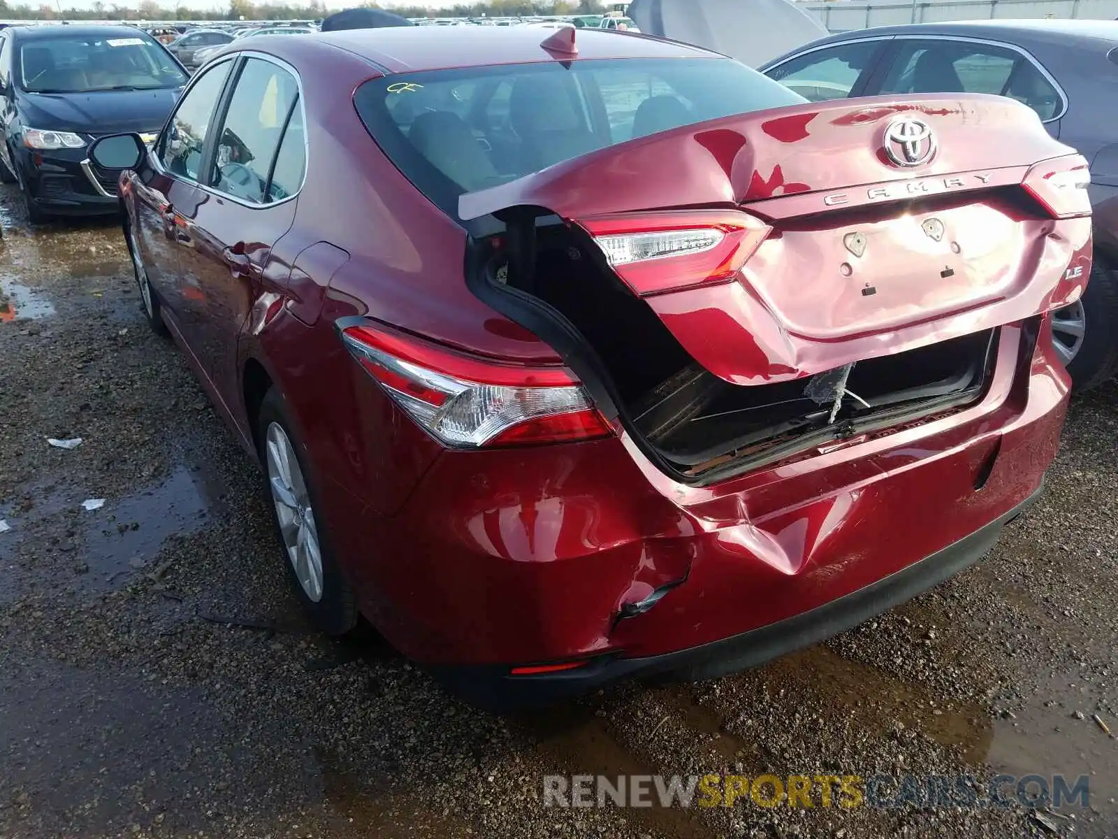 3 Photograph of a damaged car 4T1B11HK5KU258300 TOYOTA CAMRY 2019