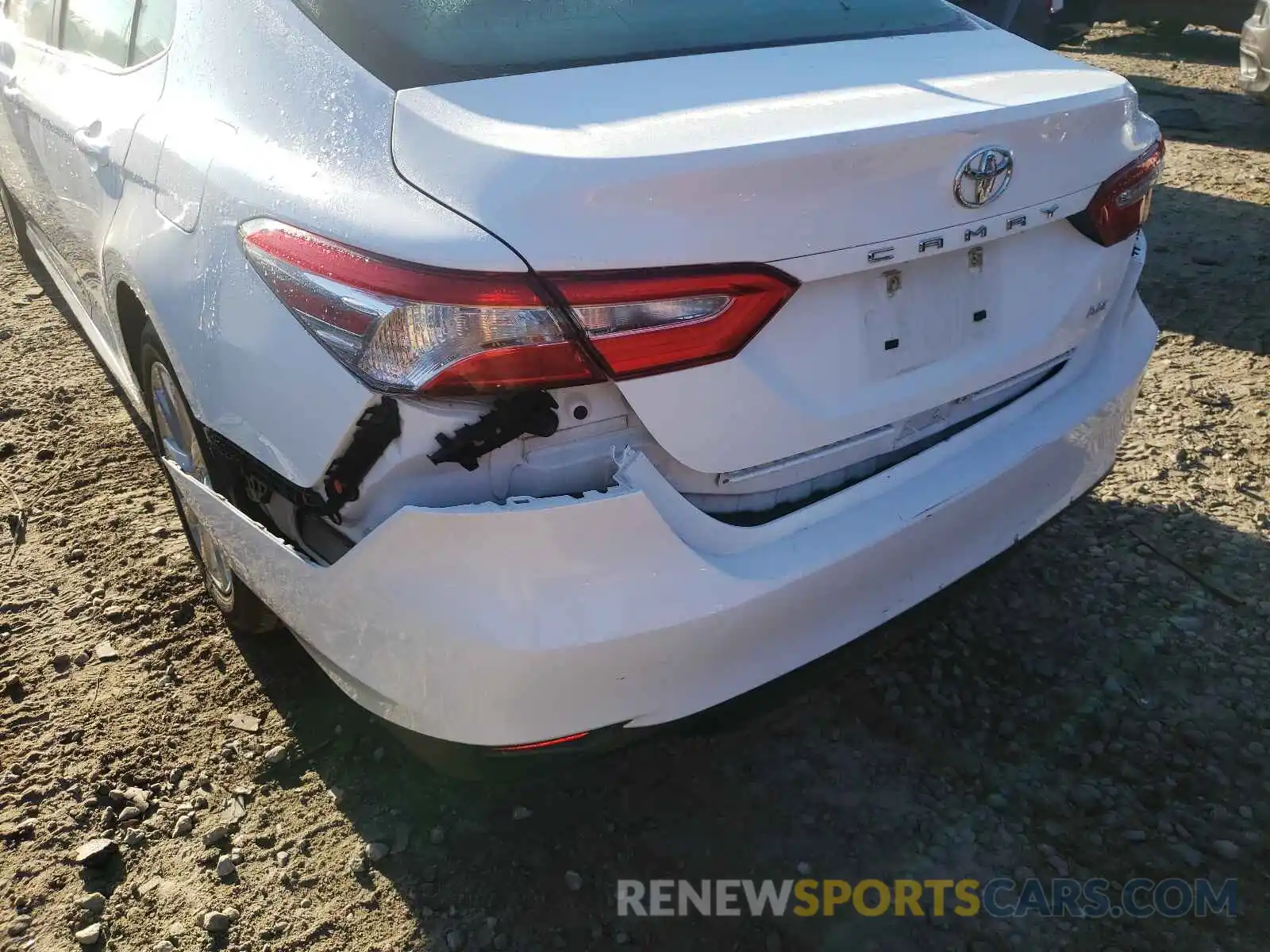 9 Photograph of a damaged car 4T1B11HK5KU258734 TOYOTA CAMRY 2019