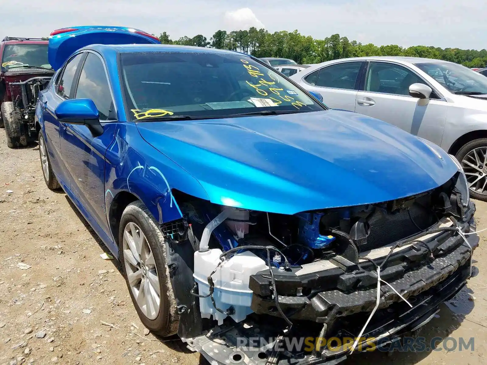 1 Photograph of a damaged car 4T1B11HK5KU260967 TOYOTA CAMRY 2019