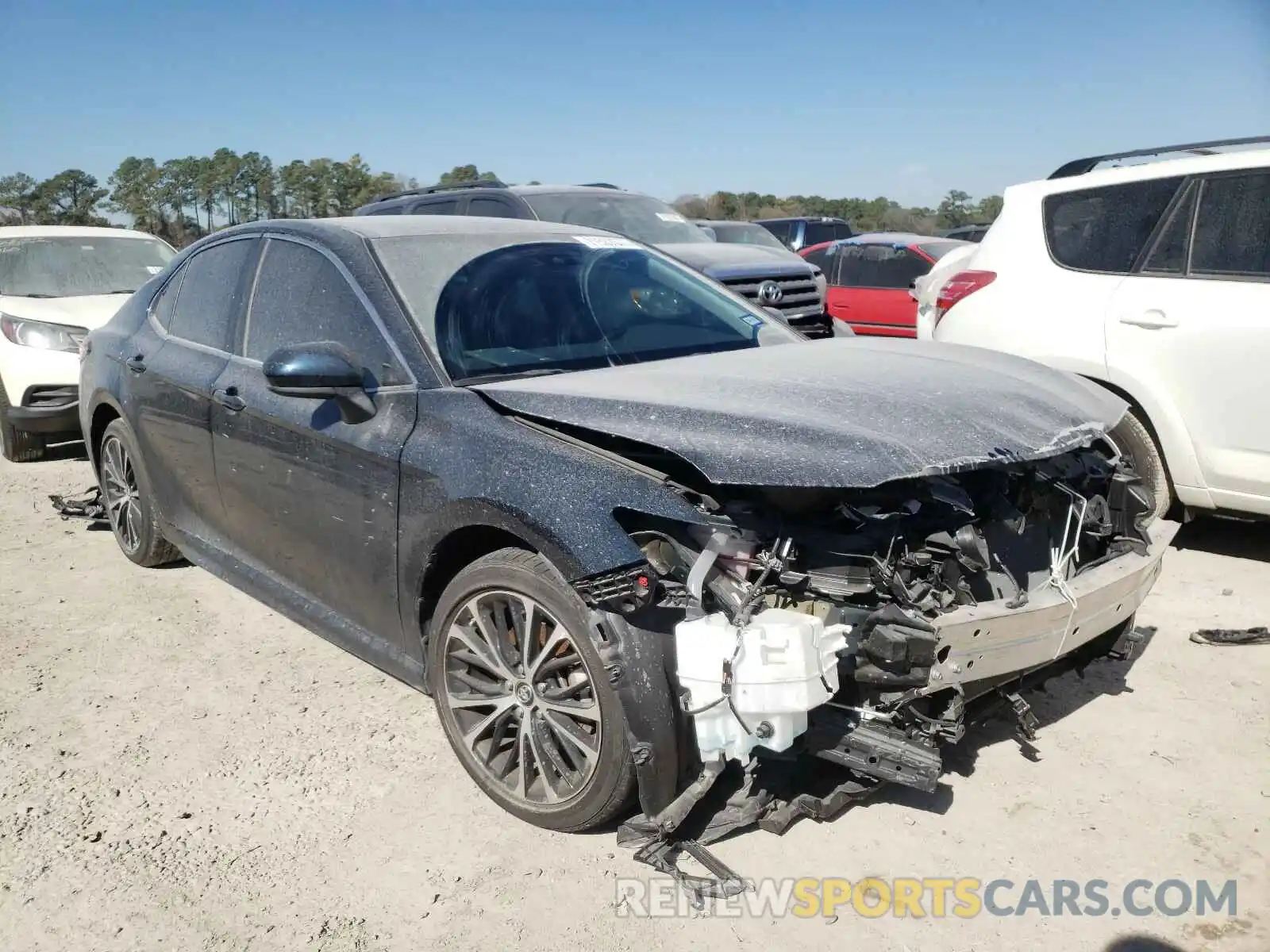 1 Photograph of a damaged car 4T1B11HK5KU261634 TOYOTA CAMRY 2019