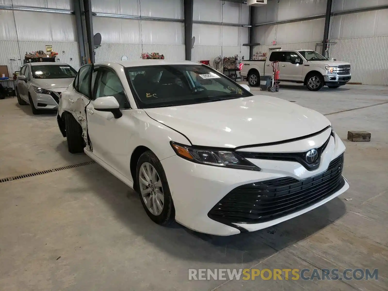 1 Photograph of a damaged car 4T1B11HK5KU262072 TOYOTA CAMRY 2019