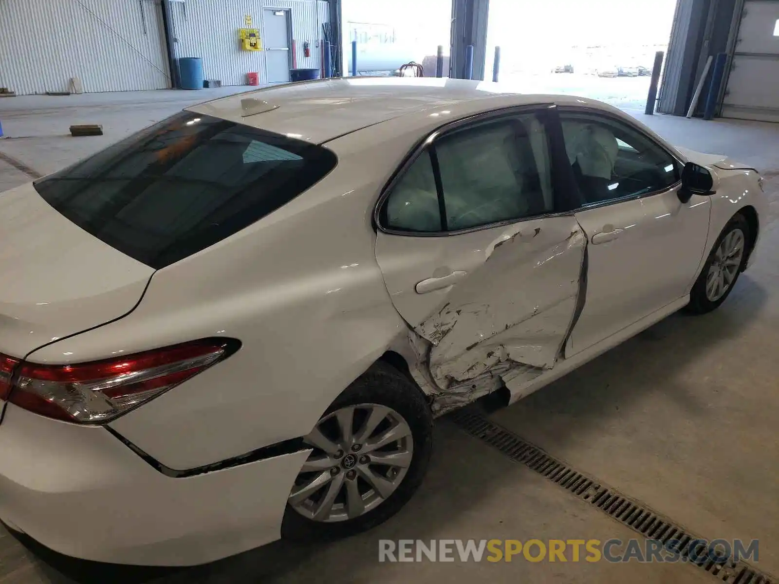 9 Photograph of a damaged car 4T1B11HK5KU262072 TOYOTA CAMRY 2019