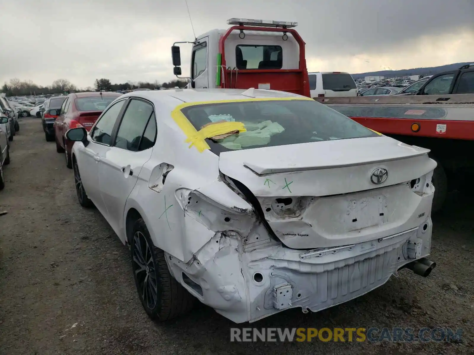 3 Photograph of a damaged car 4T1B11HK5KU262198 TOYOTA CAMRY 2019