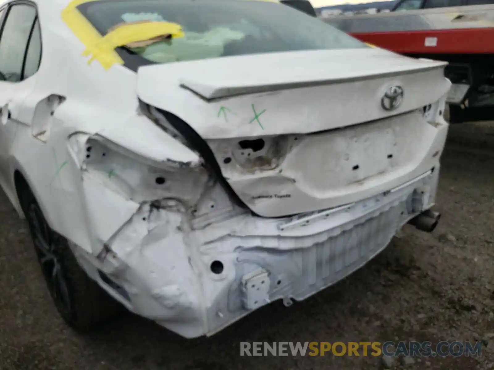 9 Photograph of a damaged car 4T1B11HK5KU262198 TOYOTA CAMRY 2019