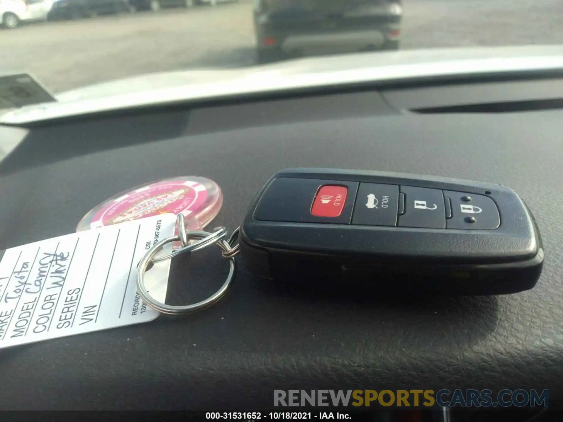 11 Photograph of a damaged car 4T1B11HK5KU262217 TOYOTA CAMRY 2019