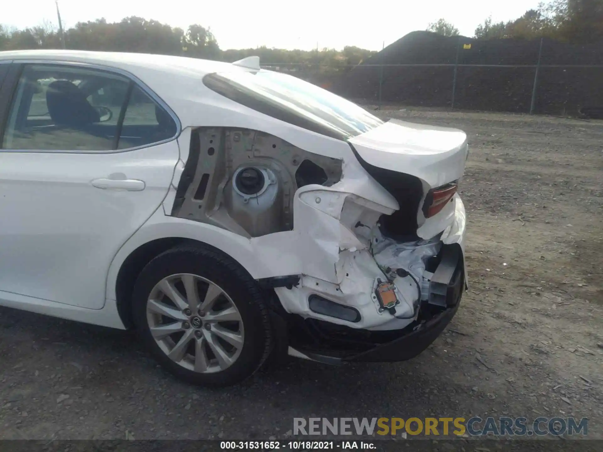 6 Photograph of a damaged car 4T1B11HK5KU262217 TOYOTA CAMRY 2019