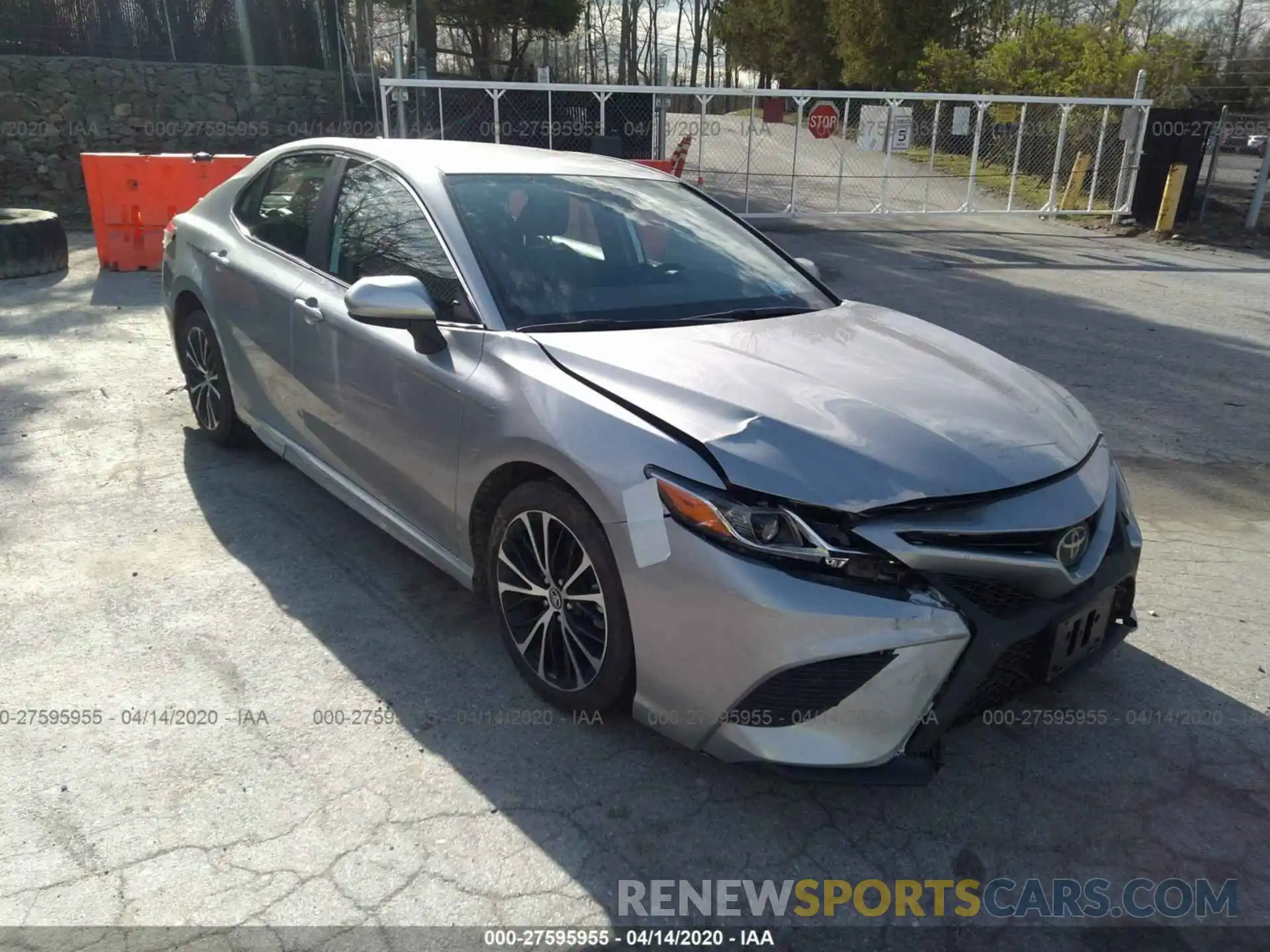 1 Photograph of a damaged car 4T1B11HK5KU264260 TOYOTA CAMRY 2019