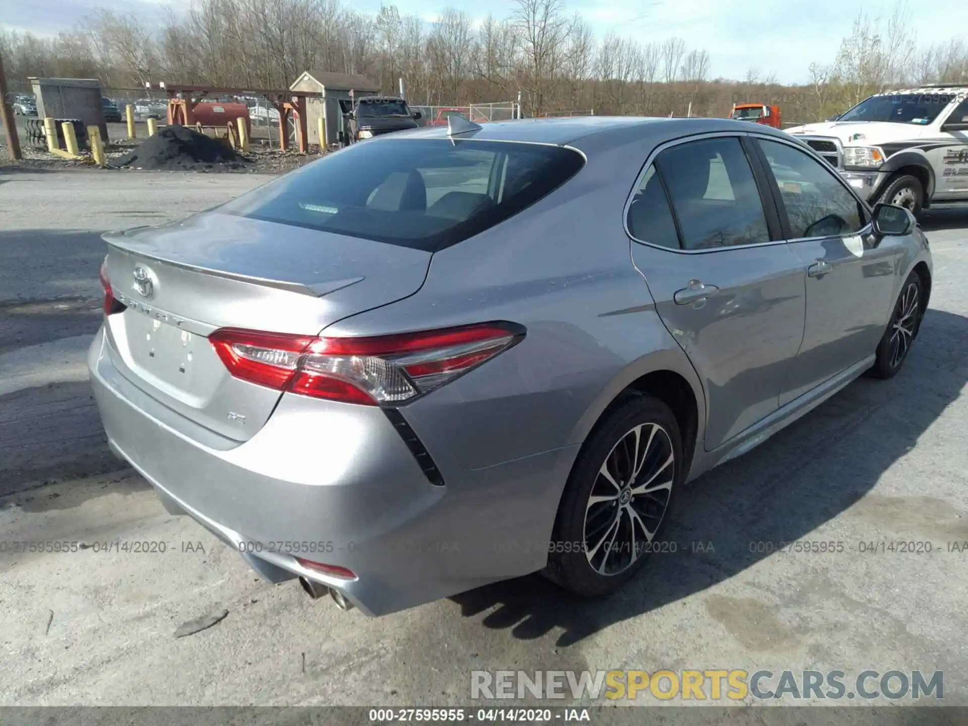 4 Photograph of a damaged car 4T1B11HK5KU264260 TOYOTA CAMRY 2019