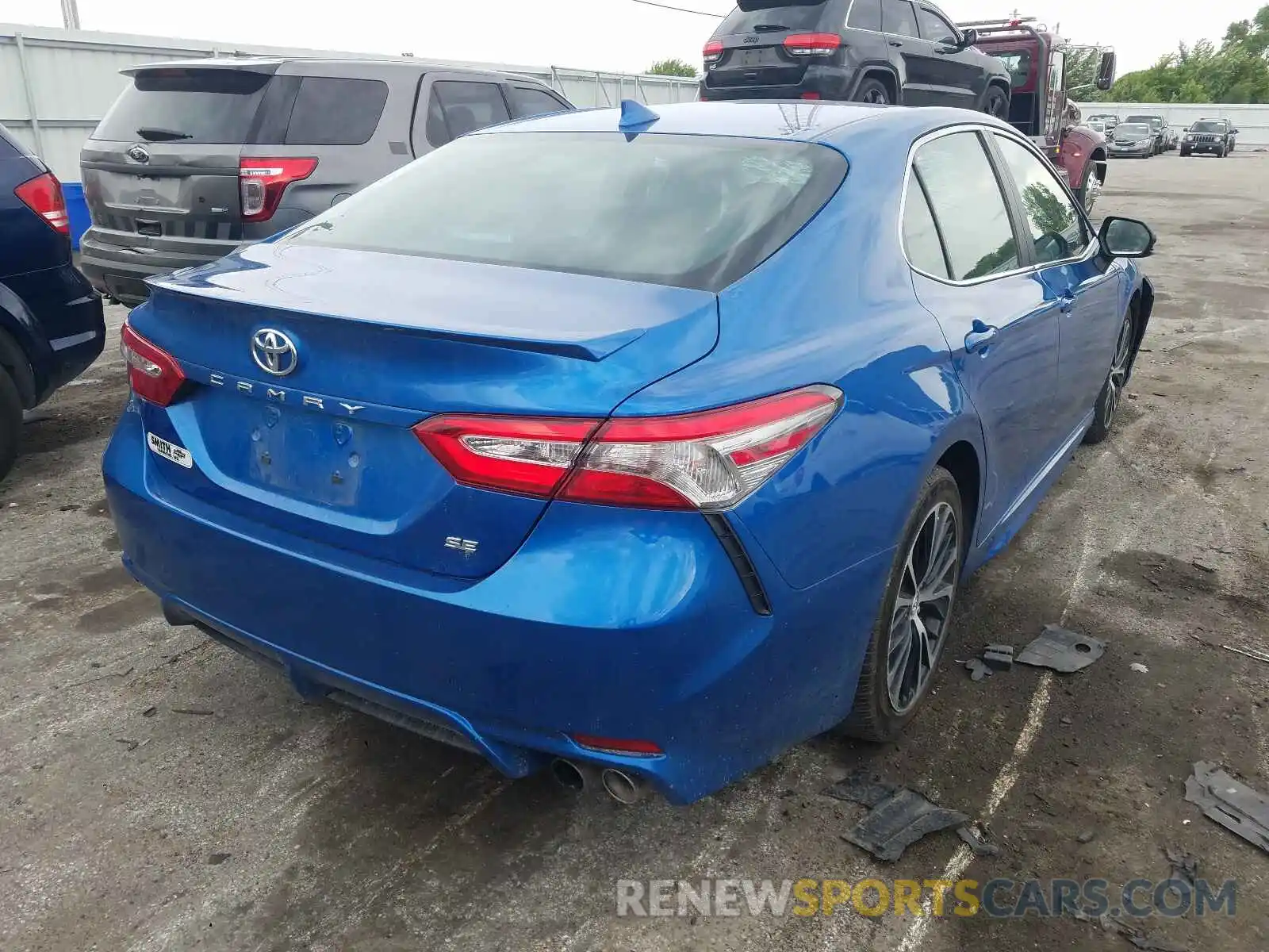 4 Photograph of a damaged car 4T1B11HK5KU266123 TOYOTA CAMRY 2019