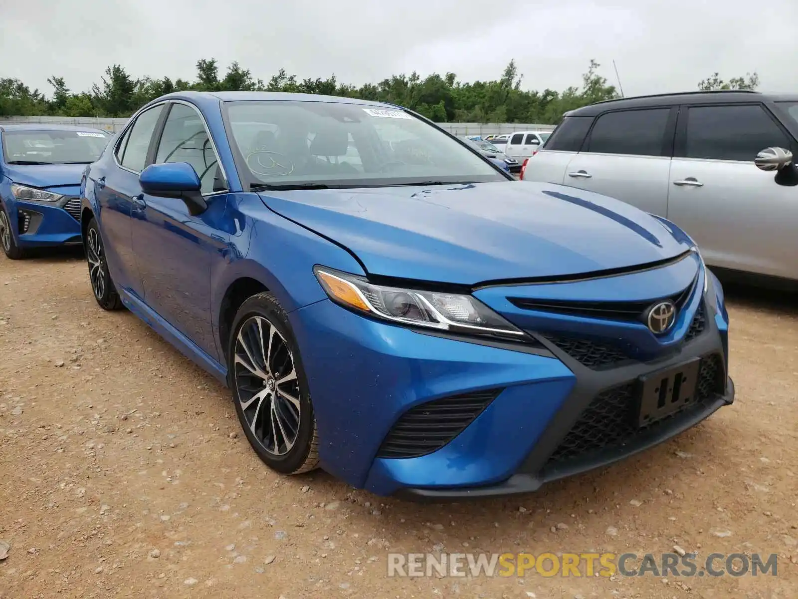 1 Photograph of a damaged car 4T1B11HK5KU266185 TOYOTA CAMRY 2019