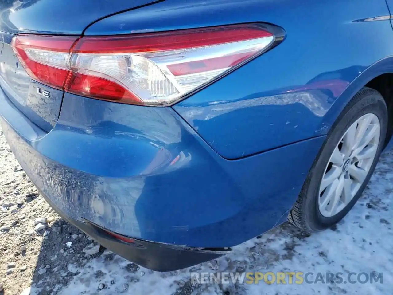 9 Photograph of a damaged car 4T1B11HK5KU266221 TOYOTA CAMRY 2019