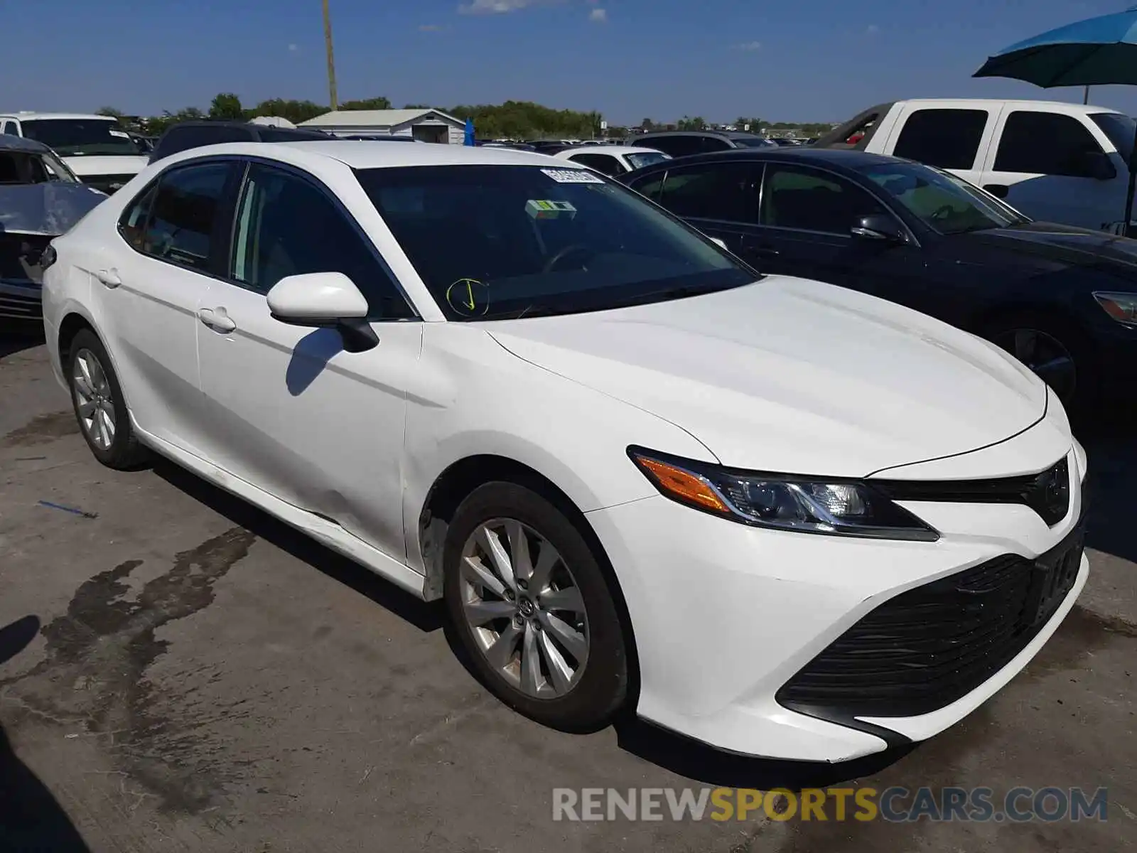 1 Photograph of a damaged car 4T1B11HK5KU269555 TOYOTA CAMRY 2019