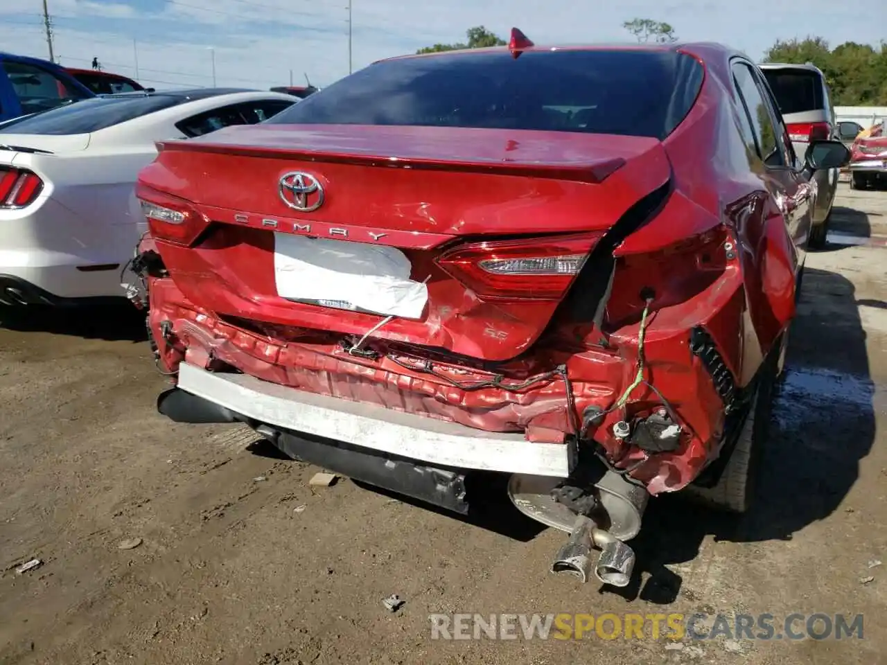 9 Photograph of a damaged car 4T1B11HK5KU270270 TOYOTA CAMRY 2019