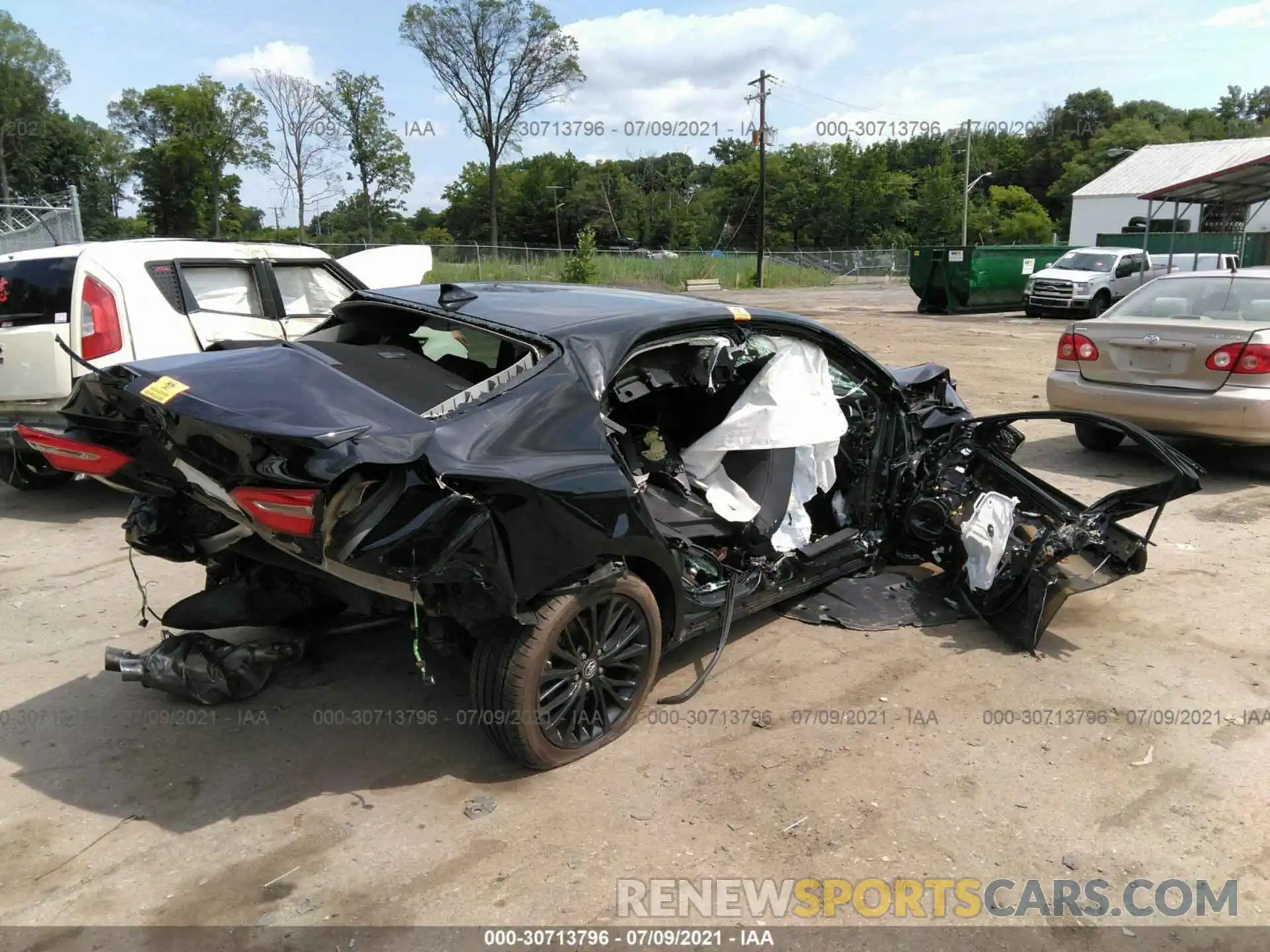 4 Photograph of a damaged car 4T1B11HK5KU270298 TOYOTA CAMRY 2019