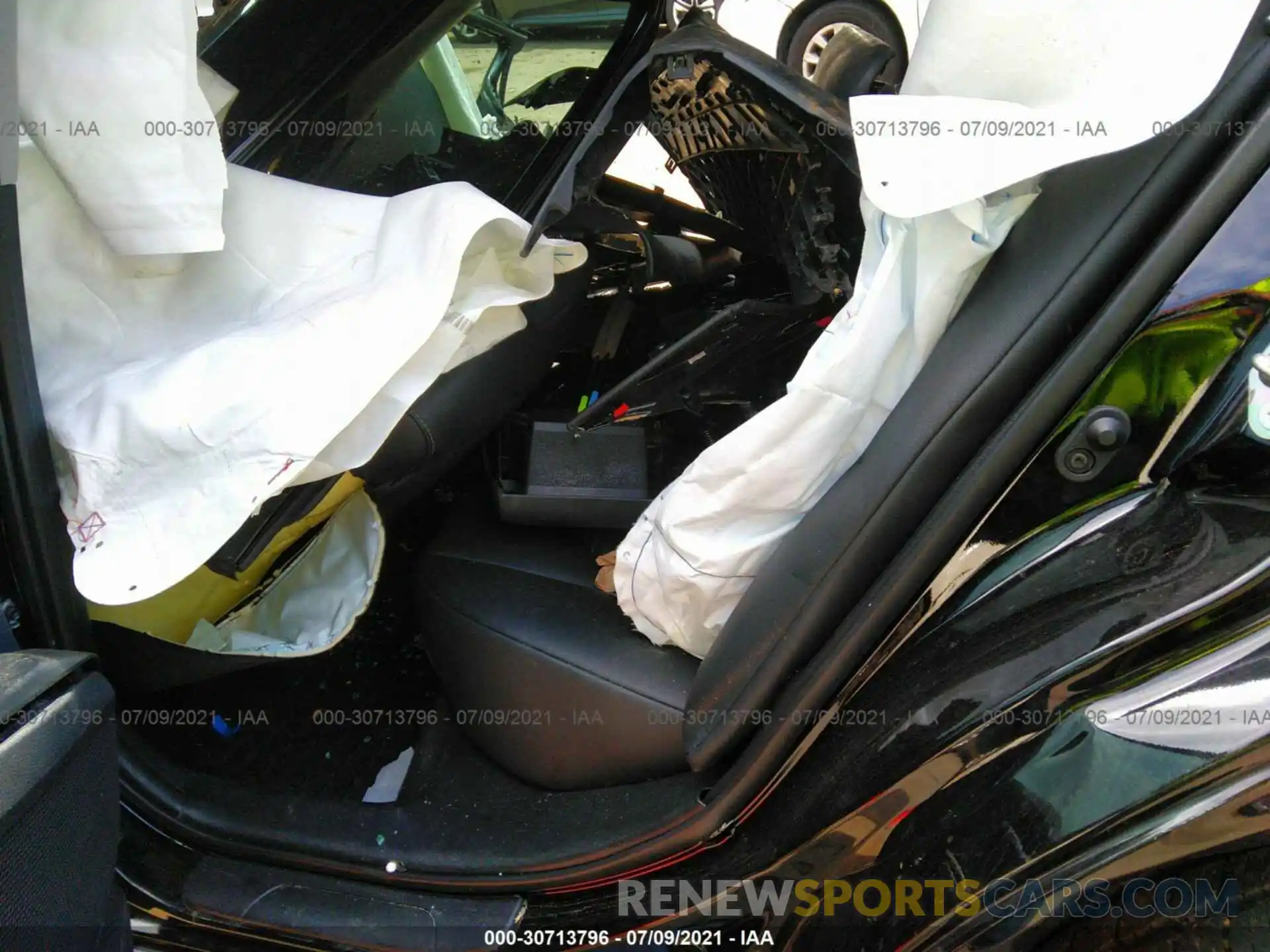 8 Photograph of a damaged car 4T1B11HK5KU270298 TOYOTA CAMRY 2019