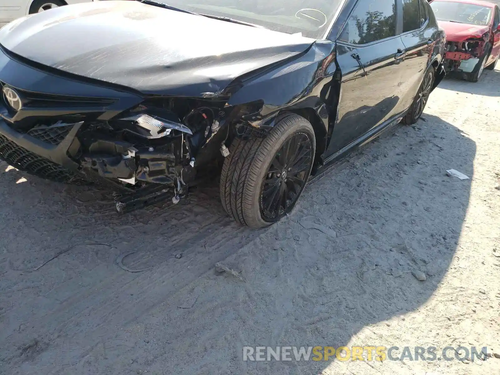 9 Photograph of a damaged car 4T1B11HK5KU270981 TOYOTA CAMRY 2019