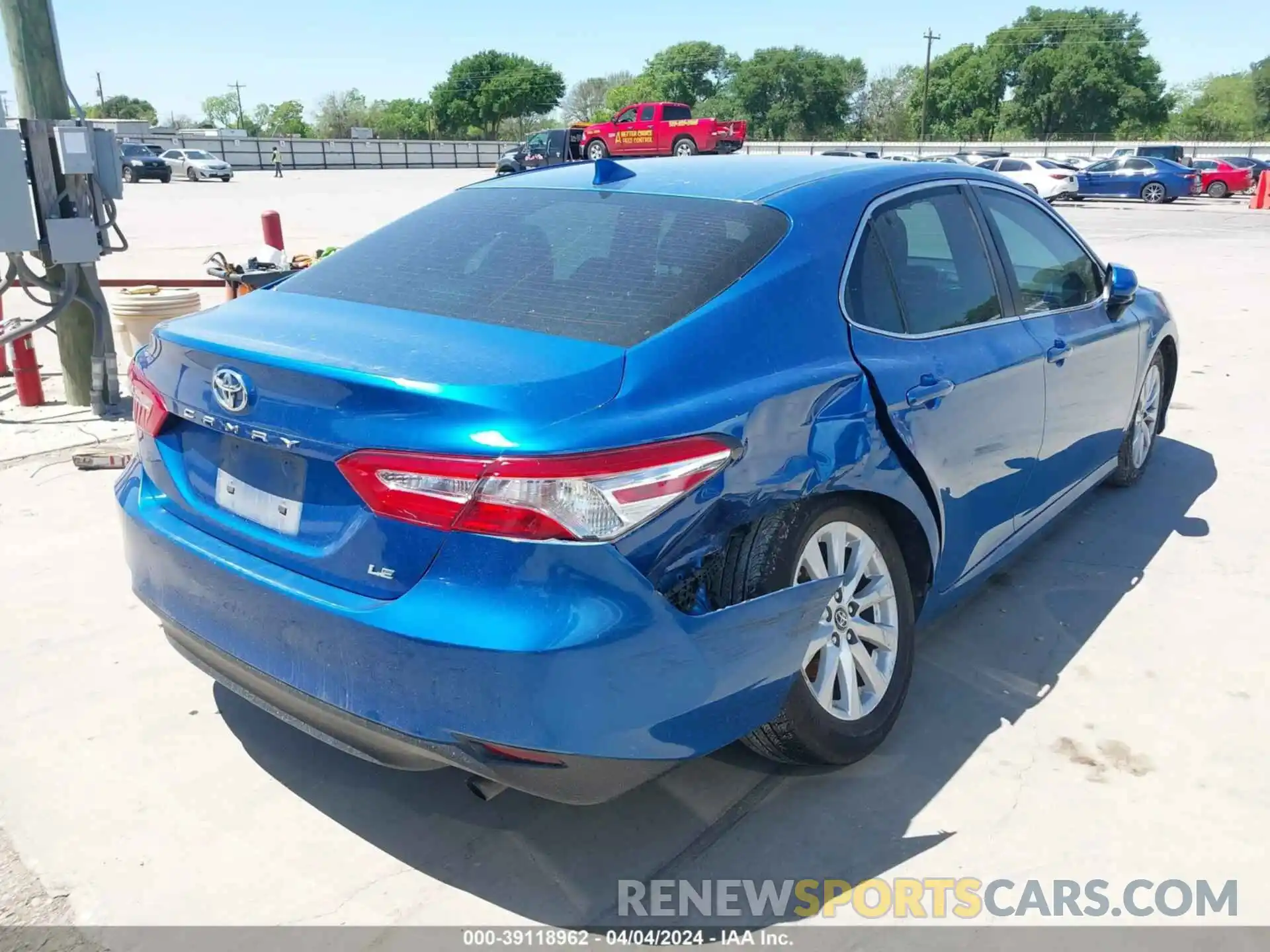 4 Фотография поврежденного автомобиля 4T1B11HK5KU271547 TOYOTA CAMRY 2019