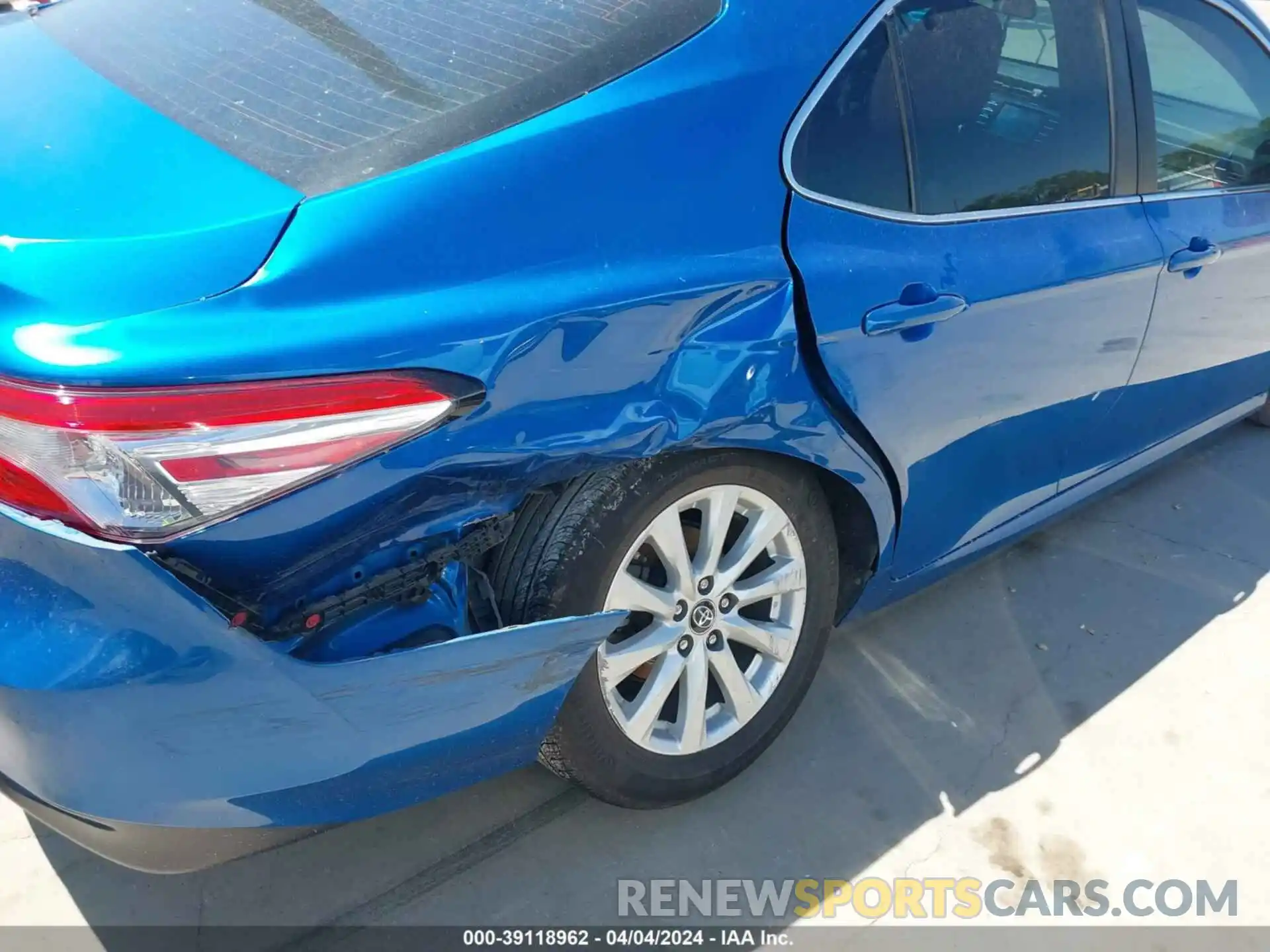 6 Photograph of a damaged car 4T1B11HK5KU271547 TOYOTA CAMRY 2019