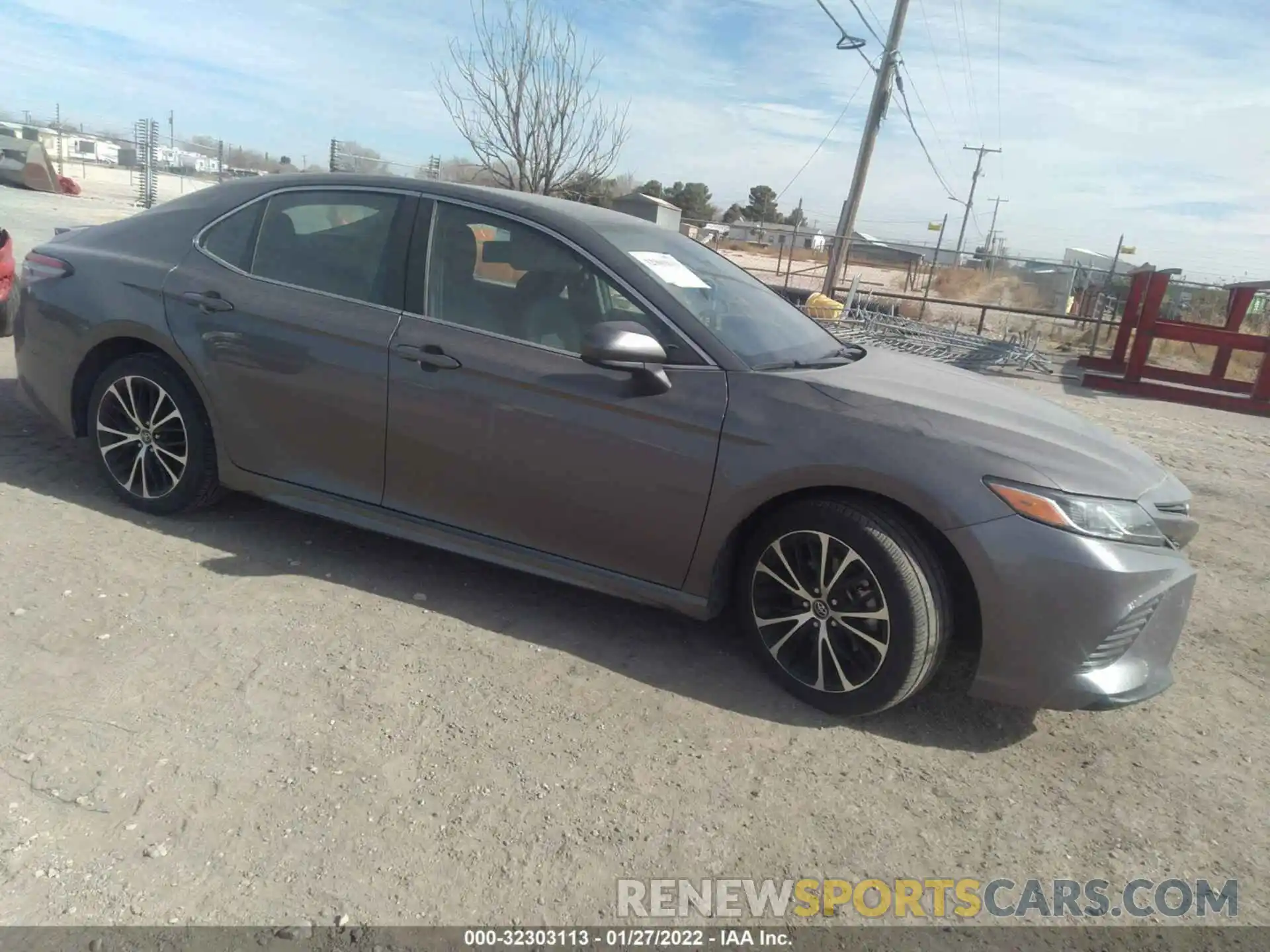 1 Photograph of a damaged car 4T1B11HK5KU272150 TOYOTA CAMRY 2019