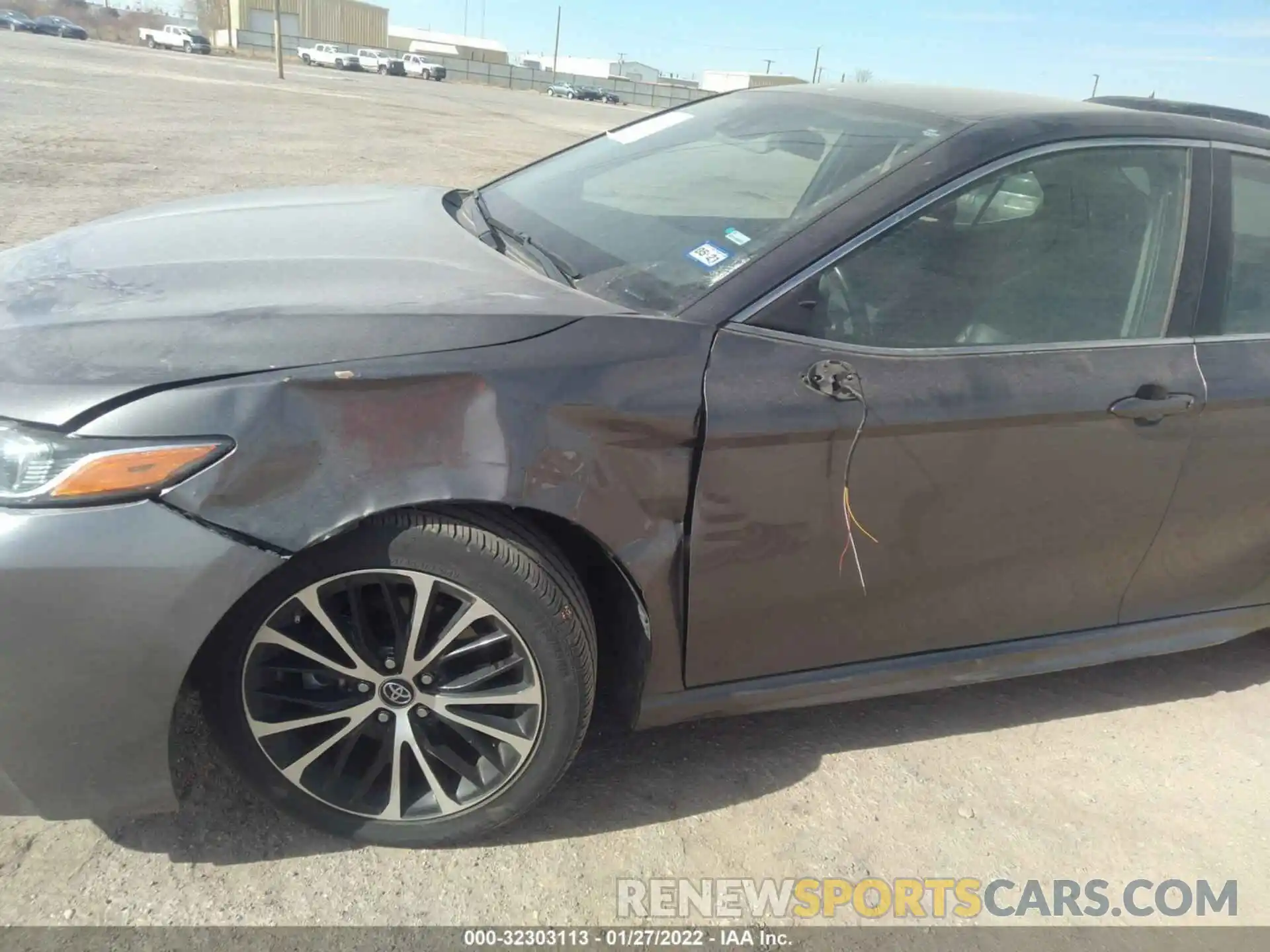 6 Photograph of a damaged car 4T1B11HK5KU272150 TOYOTA CAMRY 2019