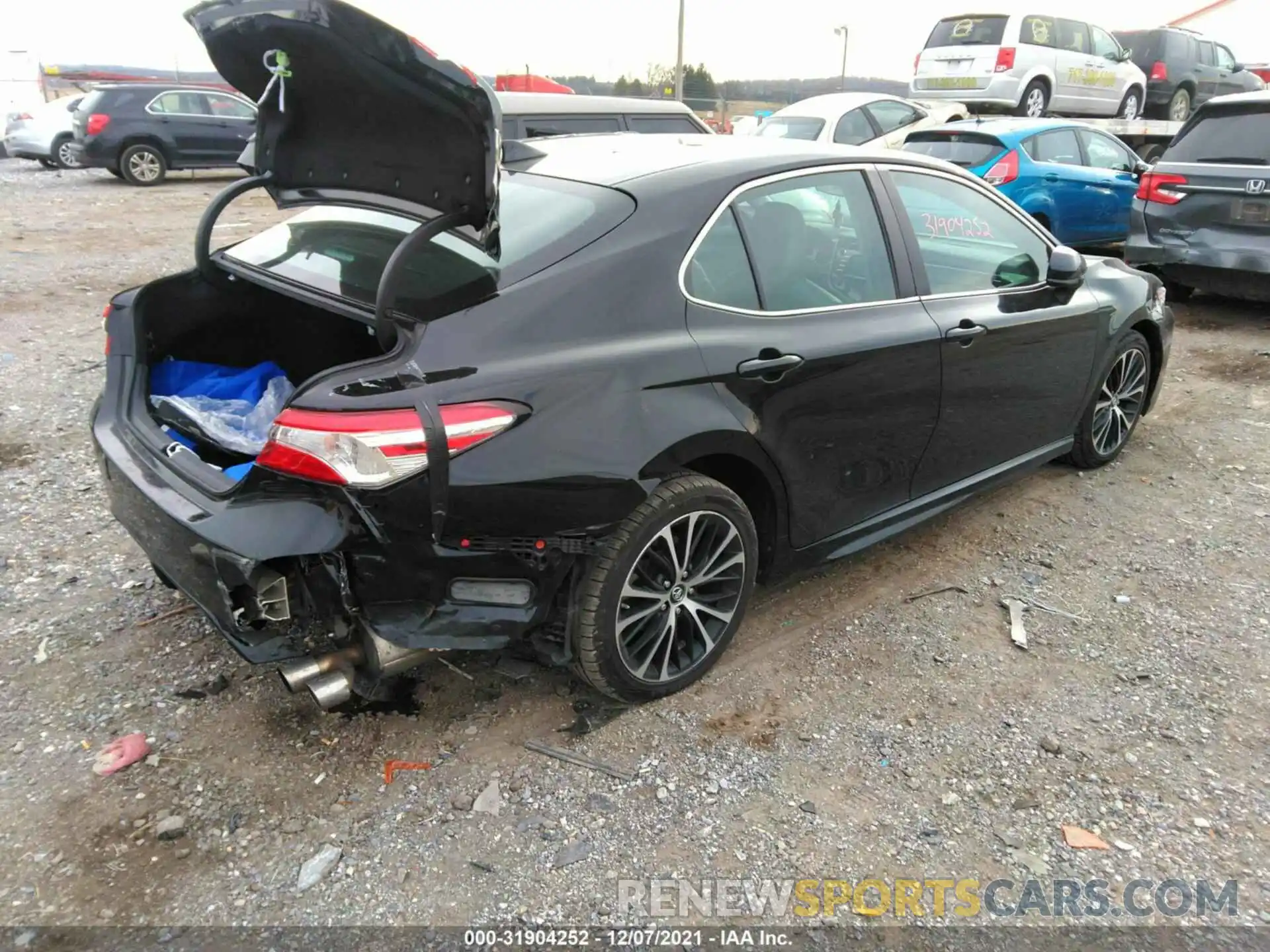 4 Фотография поврежденного автомобиля 4T1B11HK5KU273315 TOYOTA CAMRY 2019