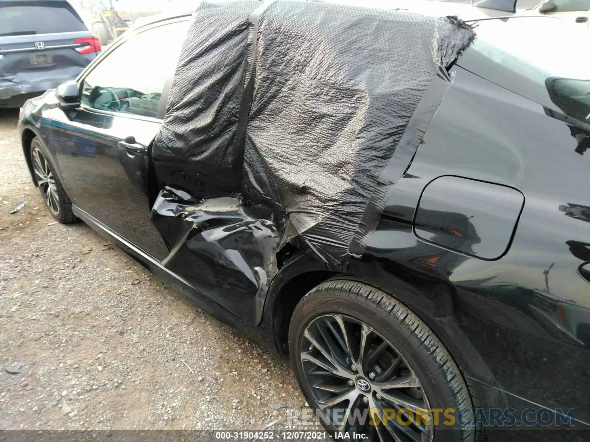 6 Photograph of a damaged car 4T1B11HK5KU273315 TOYOTA CAMRY 2019