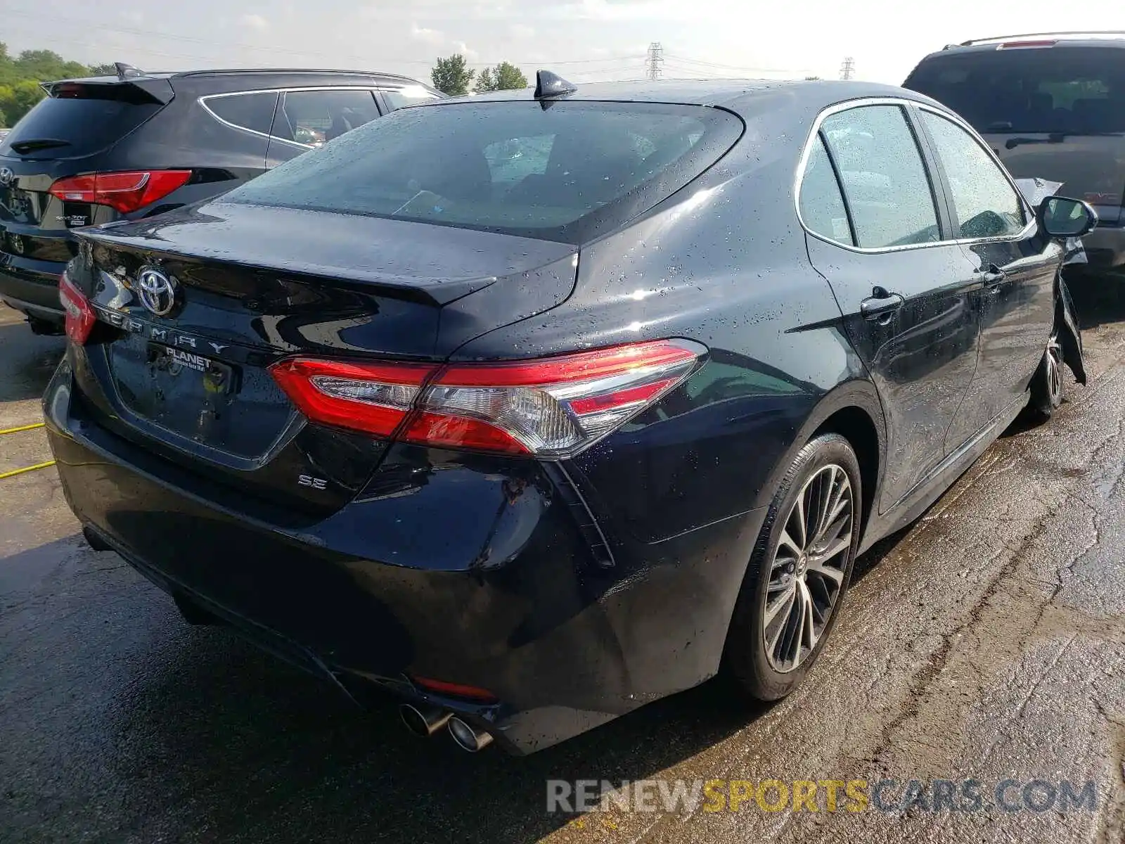 4 Photograph of a damaged car 4T1B11HK5KU274755 TOYOTA CAMRY 2019