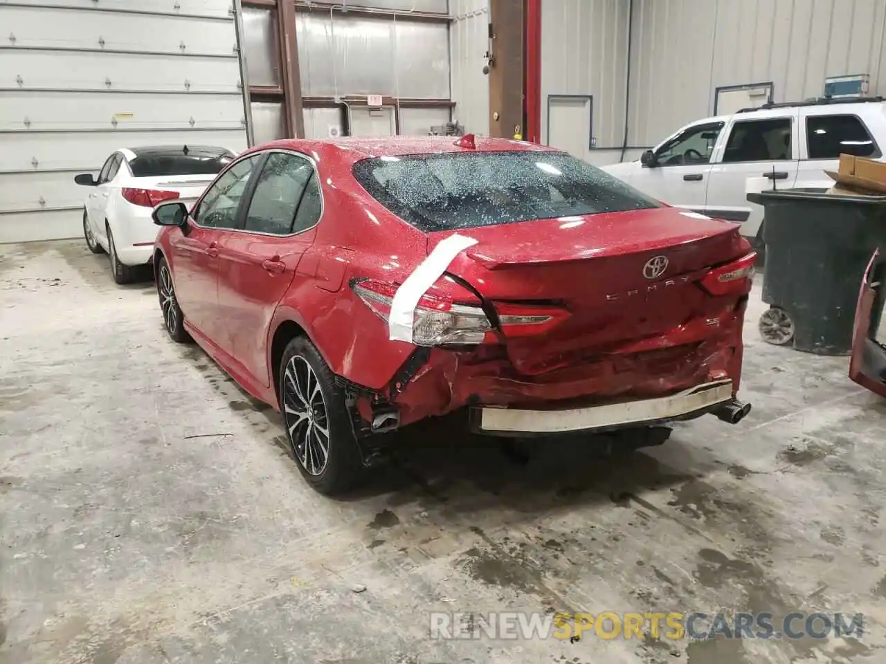 3 Photograph of a damaged car 4T1B11HK5KU276442 TOYOTA CAMRY 2019