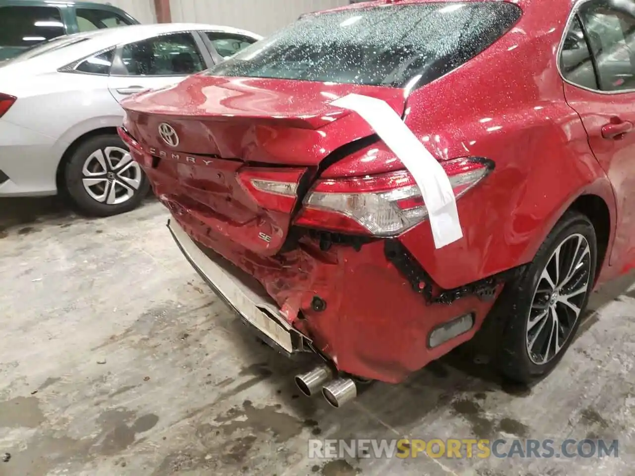 9 Photograph of a damaged car 4T1B11HK5KU276442 TOYOTA CAMRY 2019